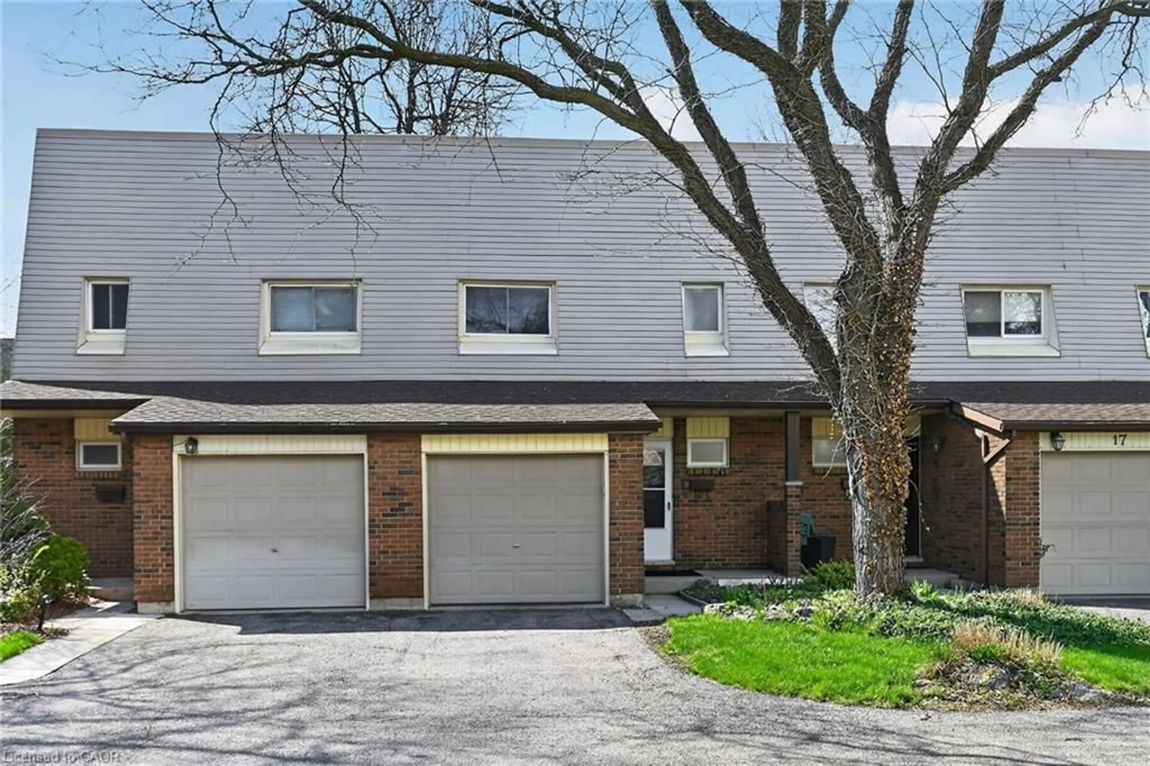 Home with brick exterior material, street for 1460 Garth St #16A, Hamilton Ontario L9B 1R6