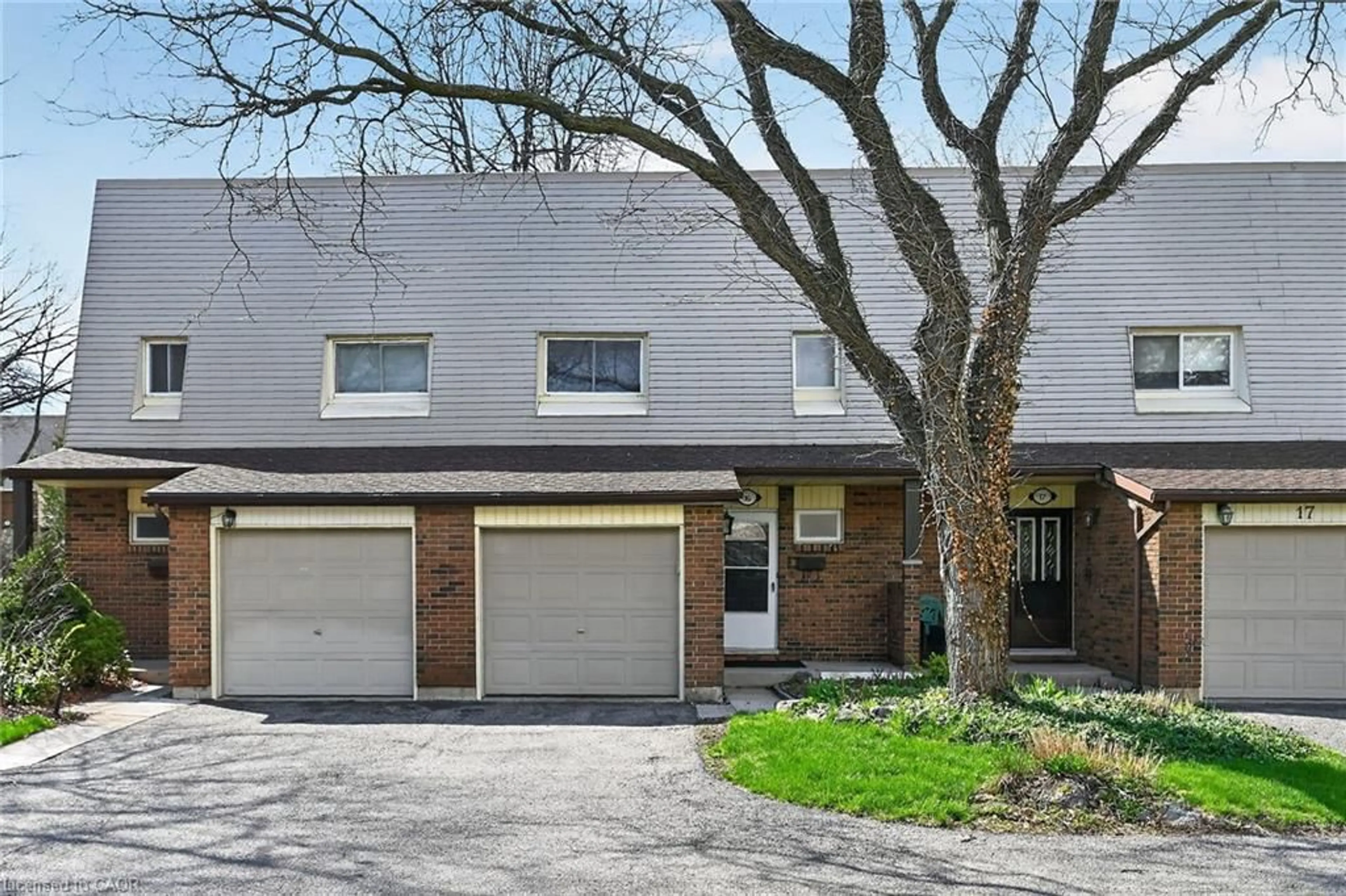 Home with brick exterior material, street for 1460 Garth St #16A, Hamilton Ontario L9B 1R6