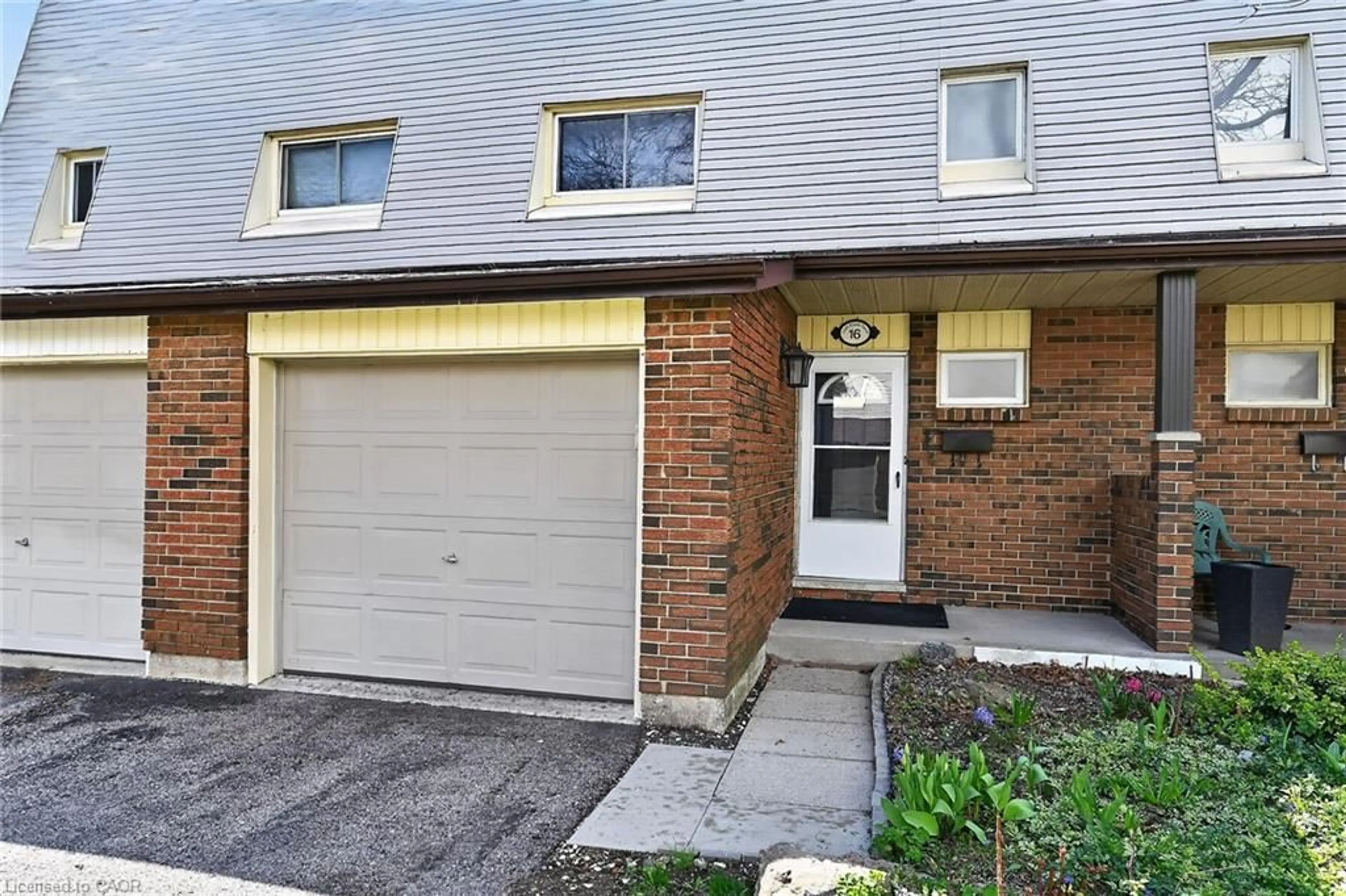 Unknown for 1460 Garth St #16A, Hamilton Ontario L9B 1R6