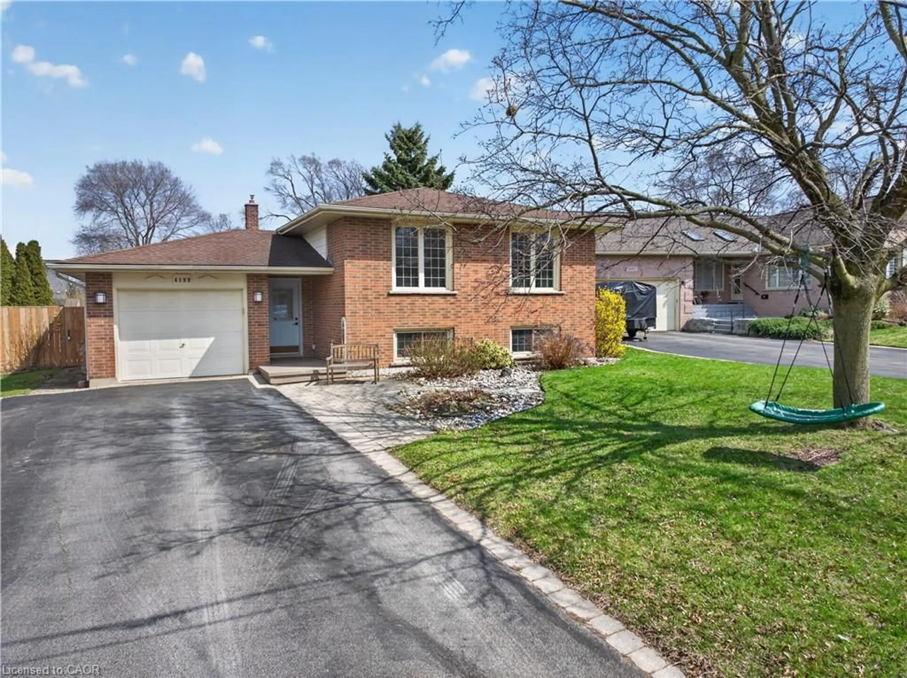 Home with brick exterior material, street for 4199 Highland Park Dr, Beamsville Ontario L3J 0K3