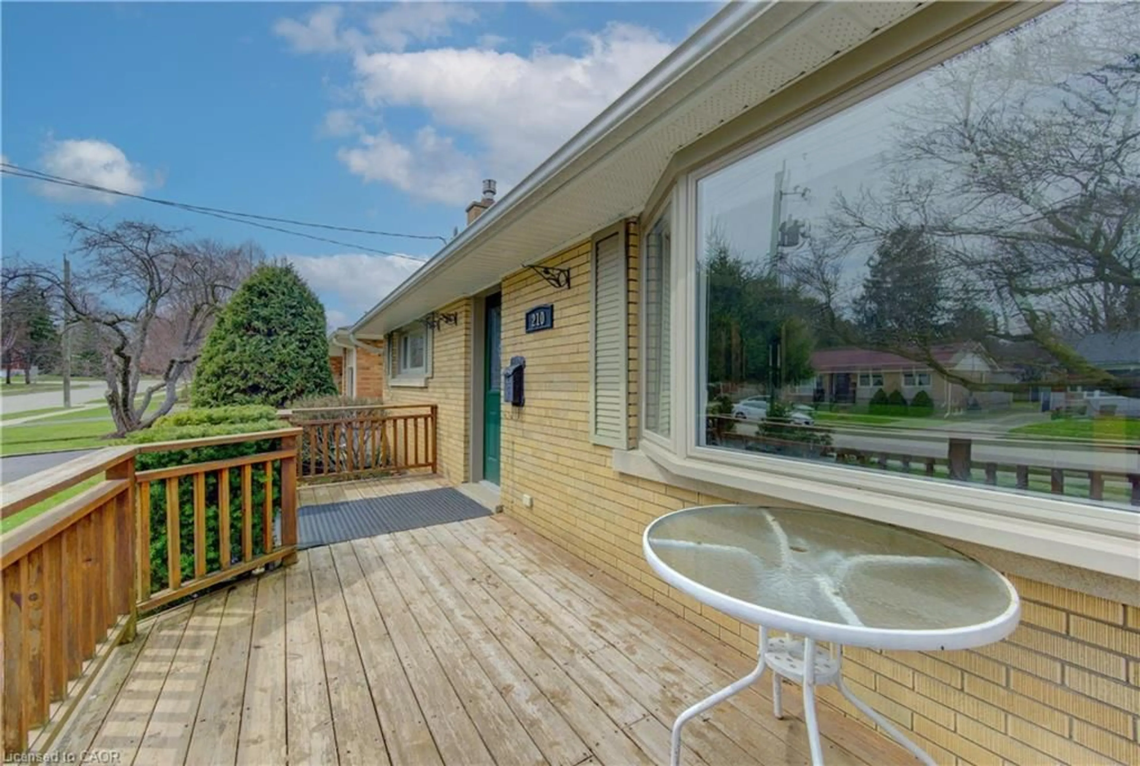 Patio, unknown for 210 Lourdes St, Waterloo Ontario N2L 1N7