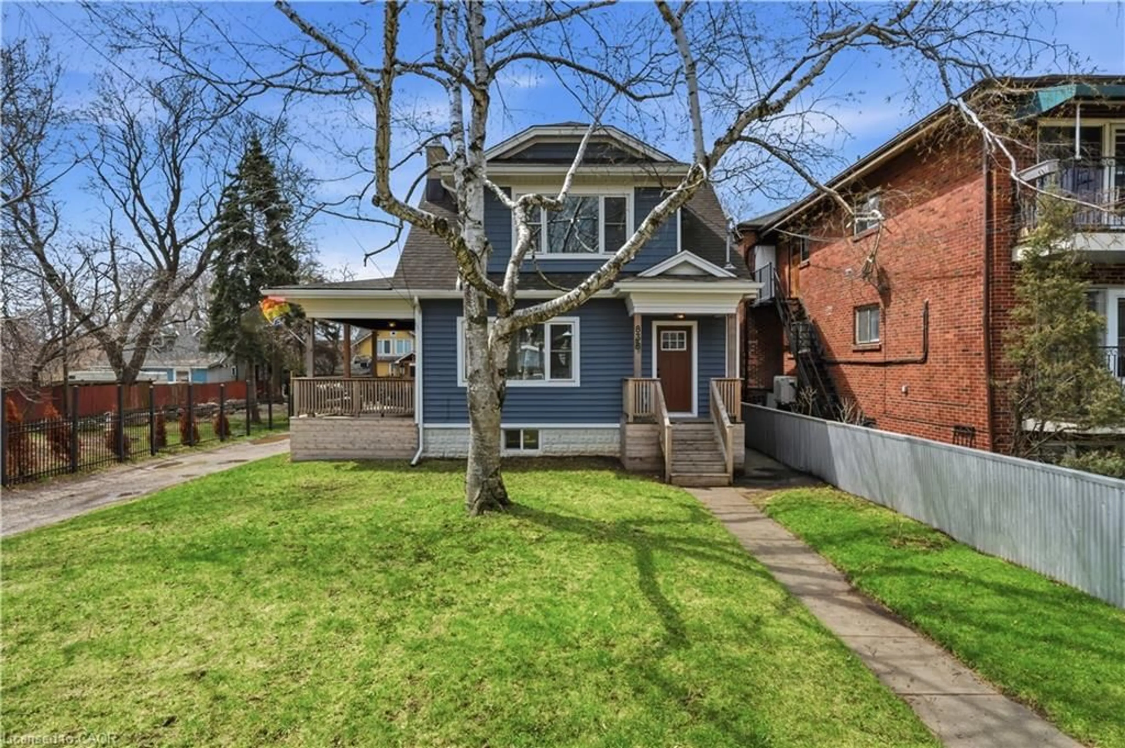 Home with brick exterior material, street for 838 Beach Blvd, Hamilton Ontario L8H 6Z4