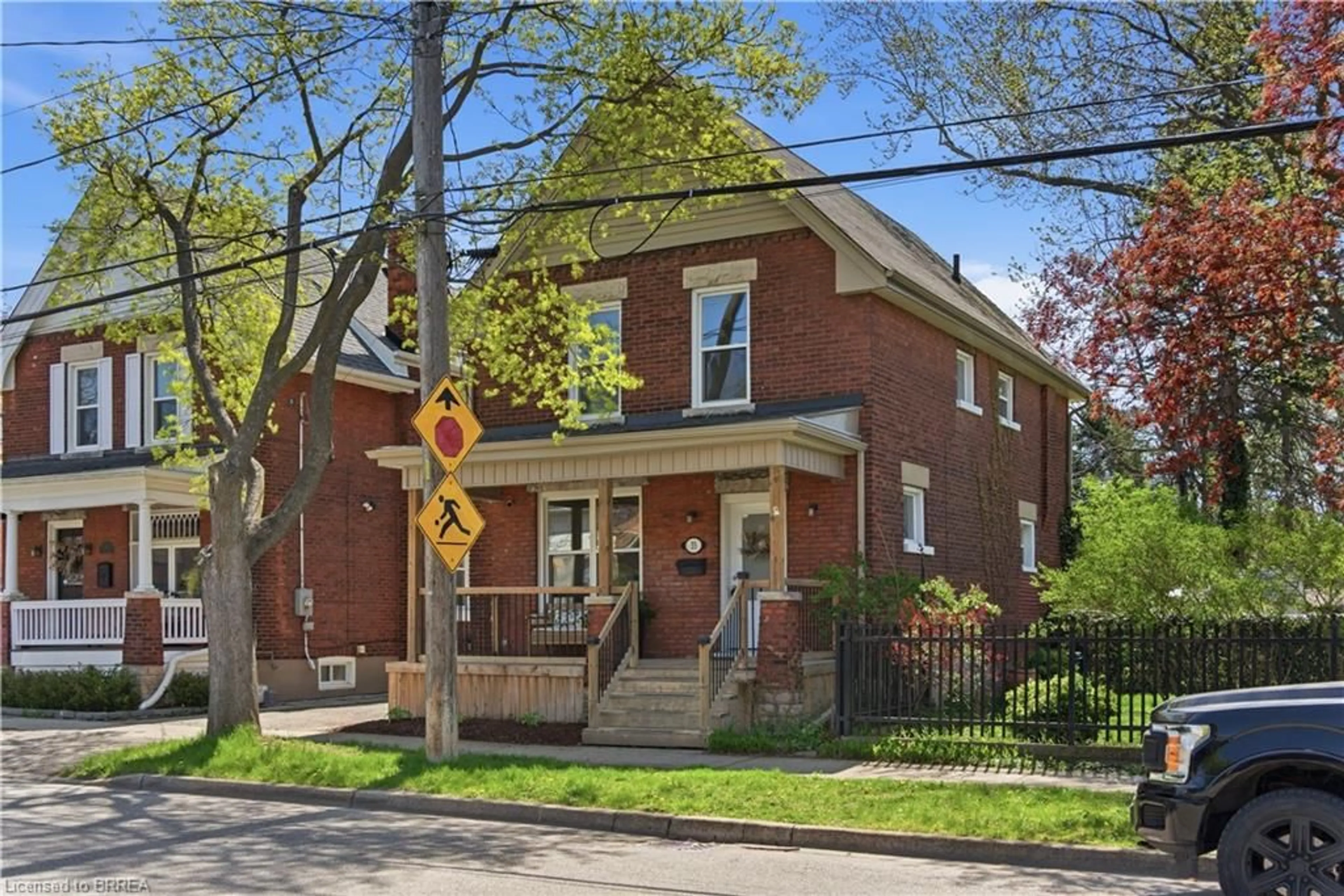Home with brick exterior material, street for 33 Richmond St, Brantford Ontario N3T 3Y2
