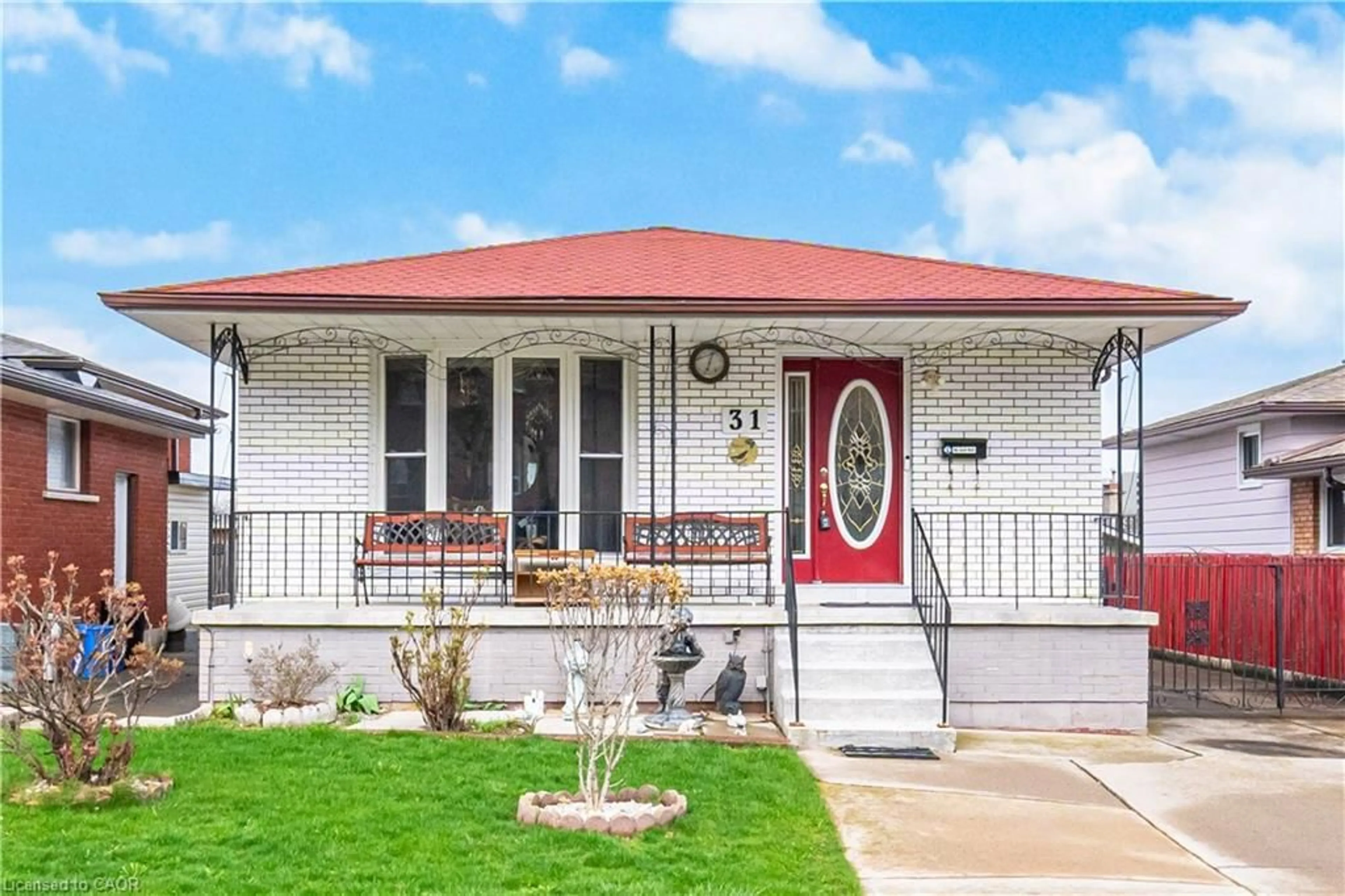 Home with vinyl exterior material, street for 31 Summercrest Dr, Hamilton Ontario L8K 6G5