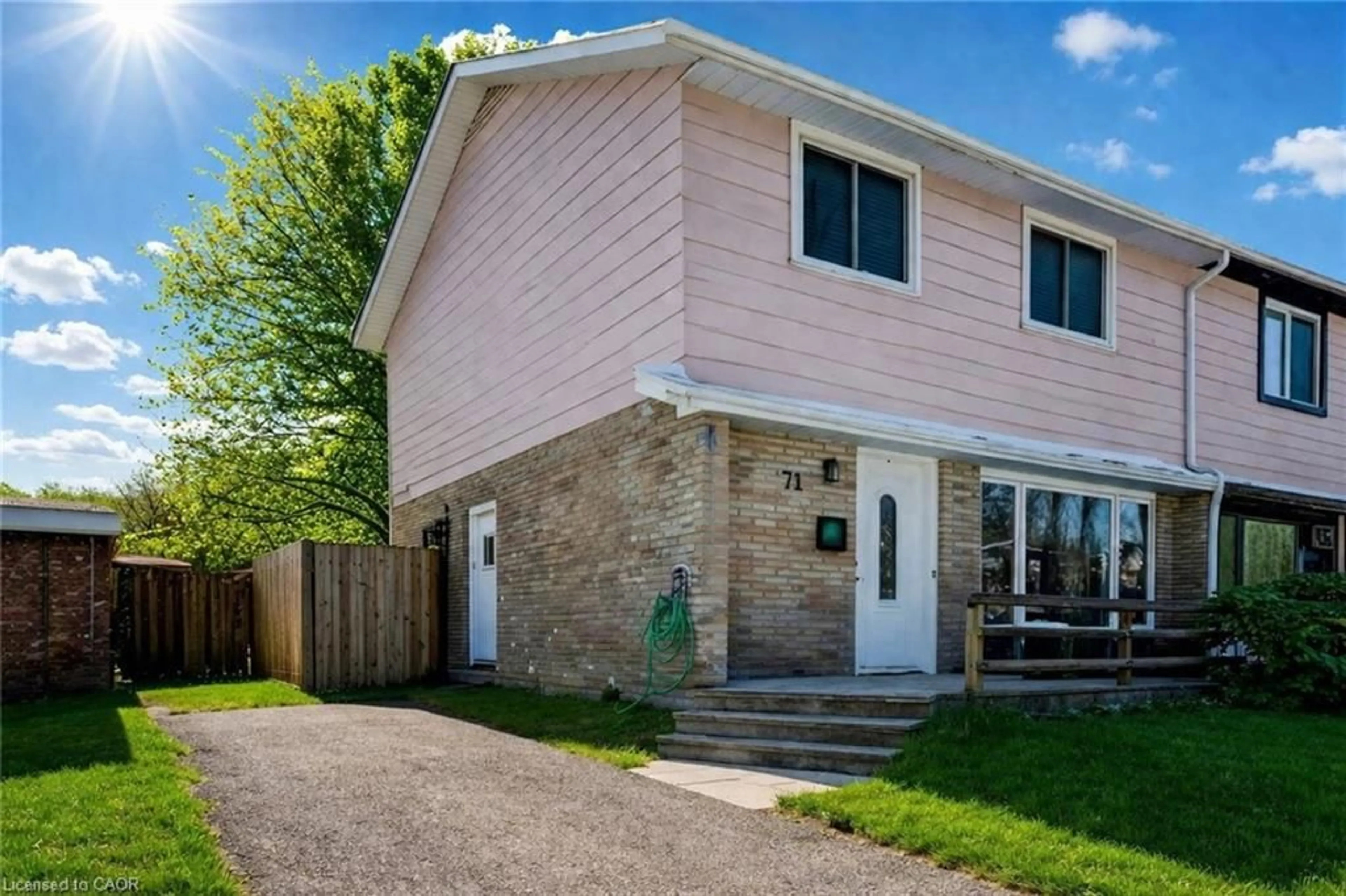 Home with brick exterior material, street for 71 Shadeland Cres, Kitchener Ontario N2M 2J1