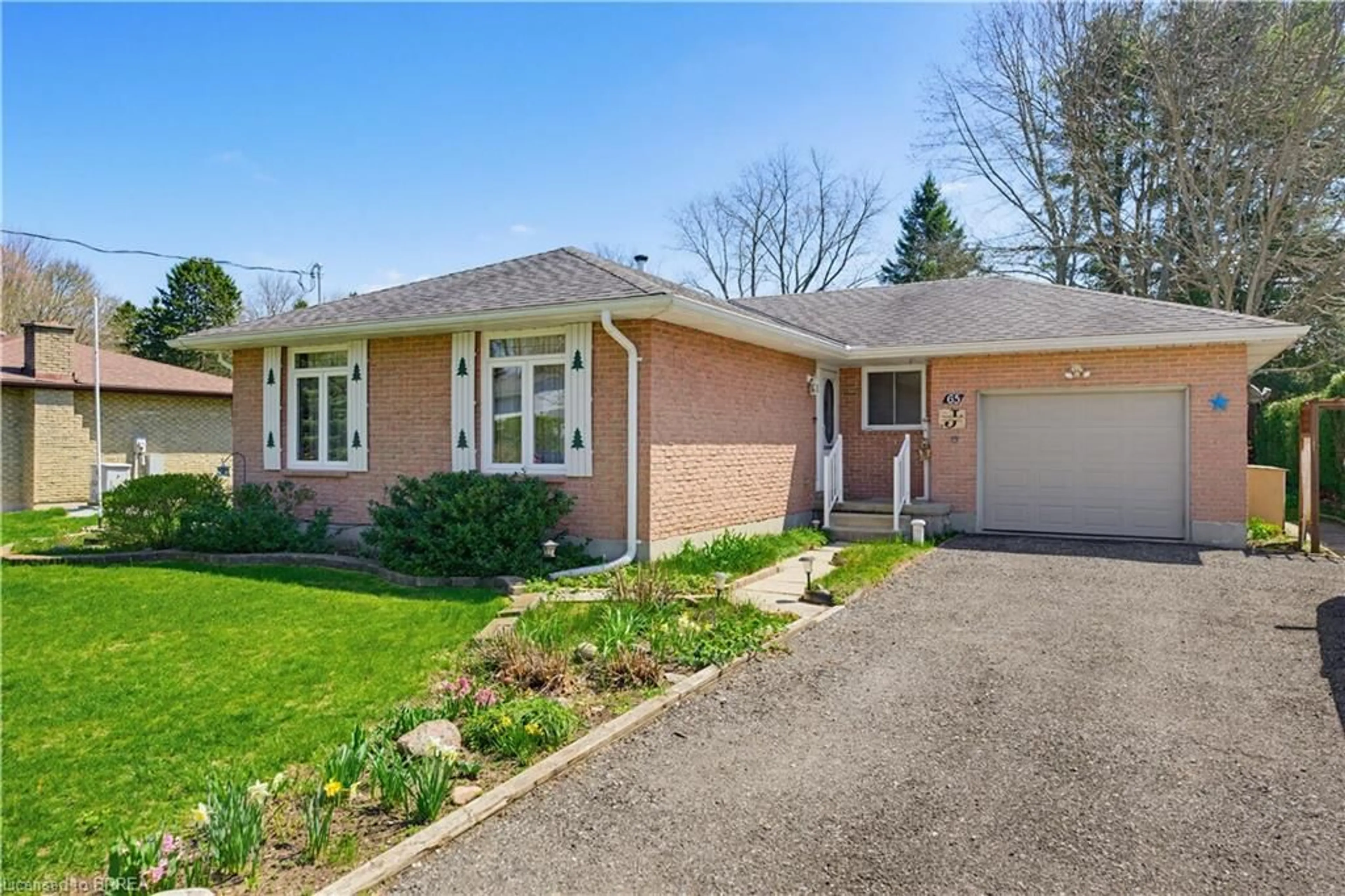 Home with brick exterior material, street for 65 Lyndhurst Ave, Pine Grove Ontario N3Y 4J9
