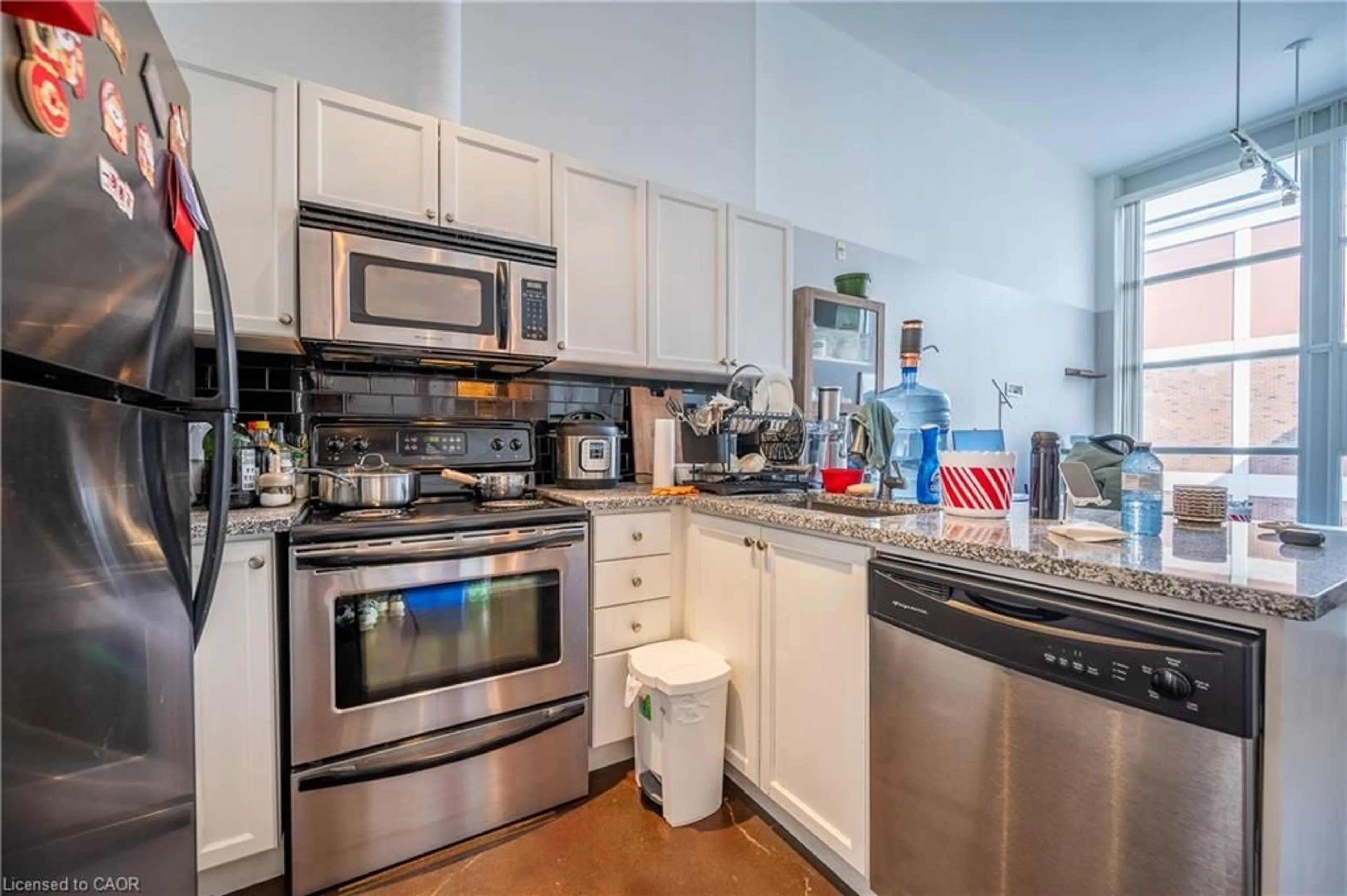 Standard kitchen, unknown for 404 King St #509, Kitchener Ontario N2G 4Z9