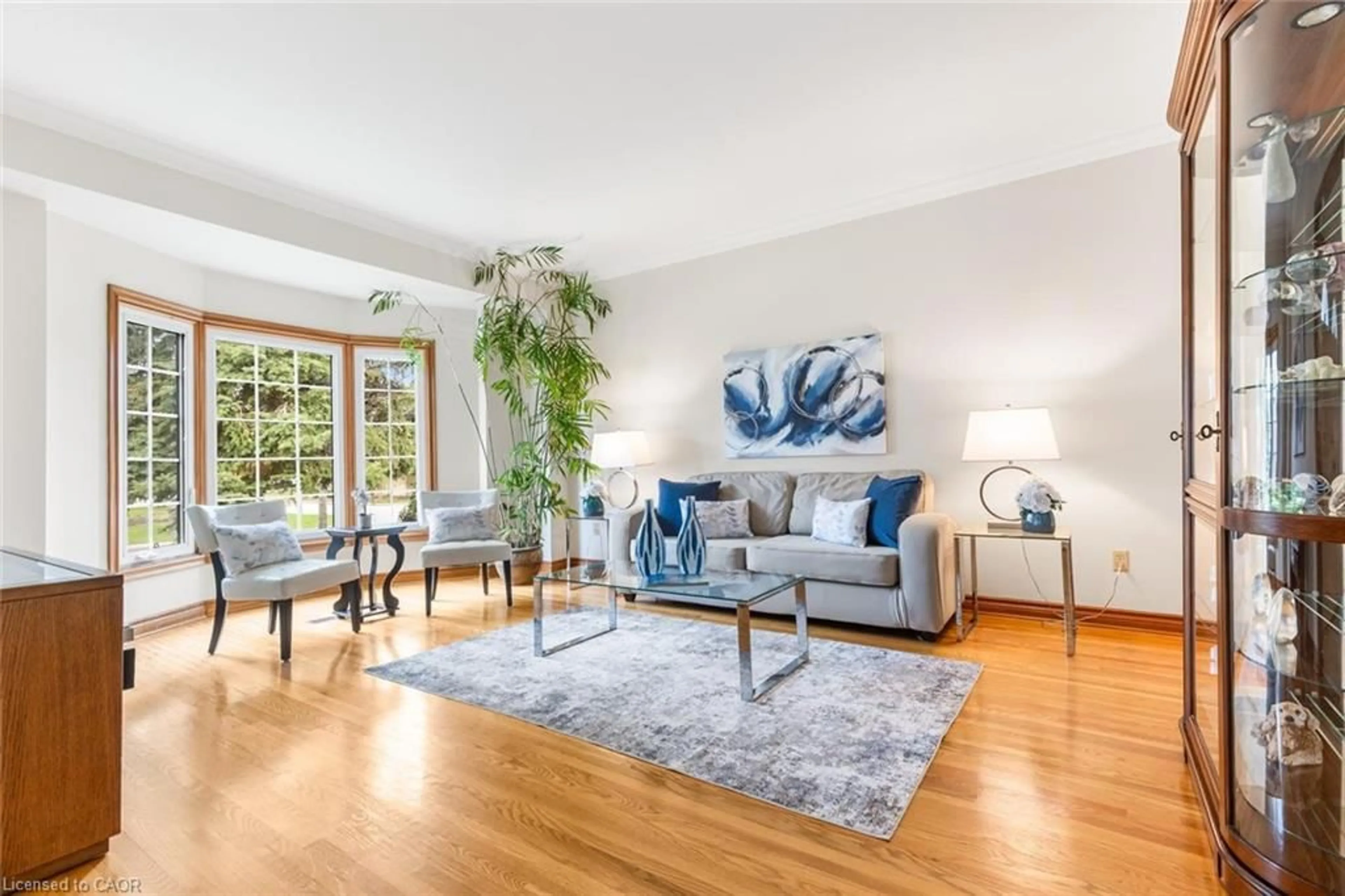 Living room with furniture, unknown for 4510 Badminton Dr, Mississauga Ontario L5M 3H1