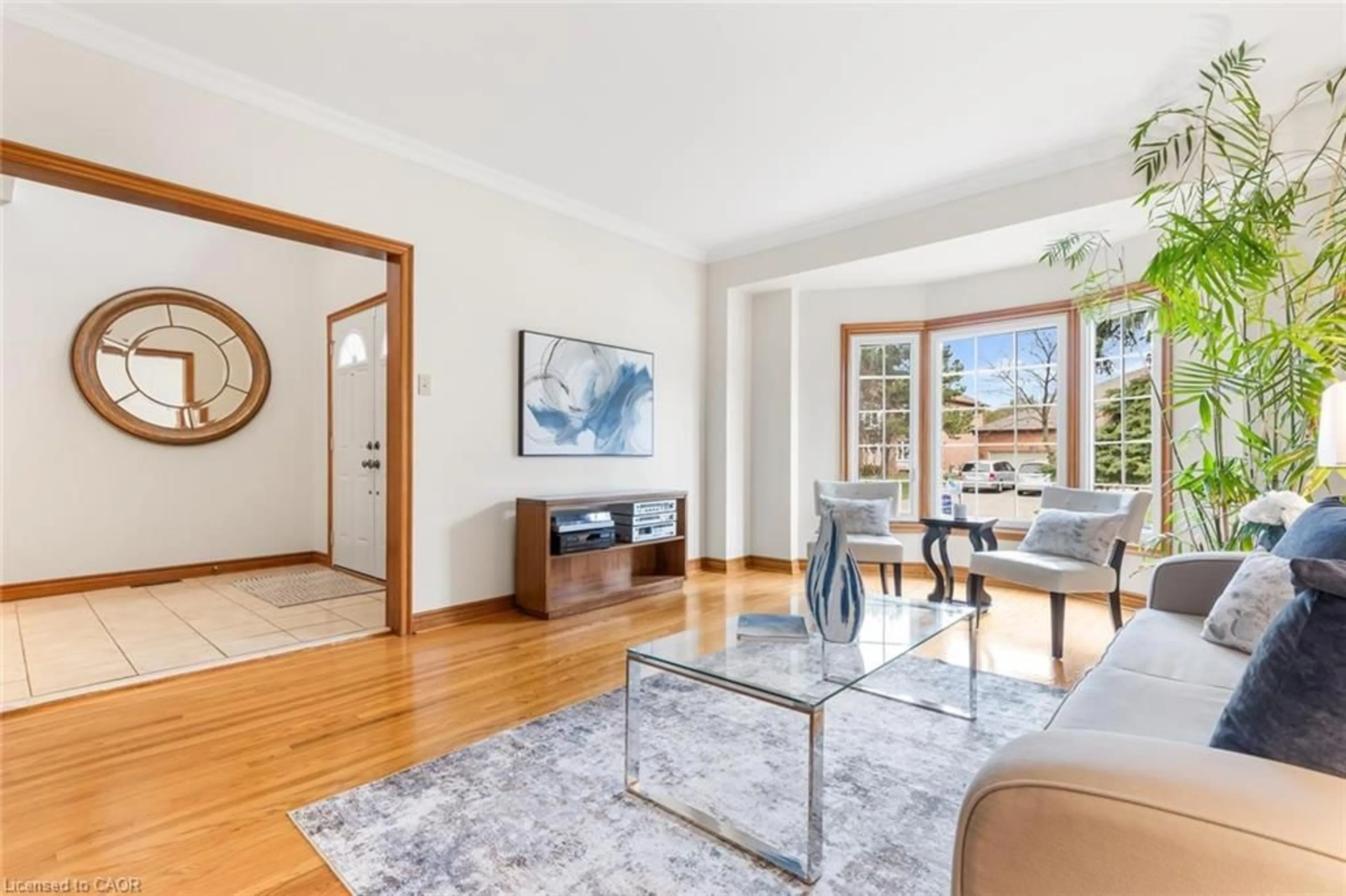 Living room with furniture, unknown for 4510 Badminton Dr, Mississauga Ontario L5M 3H1