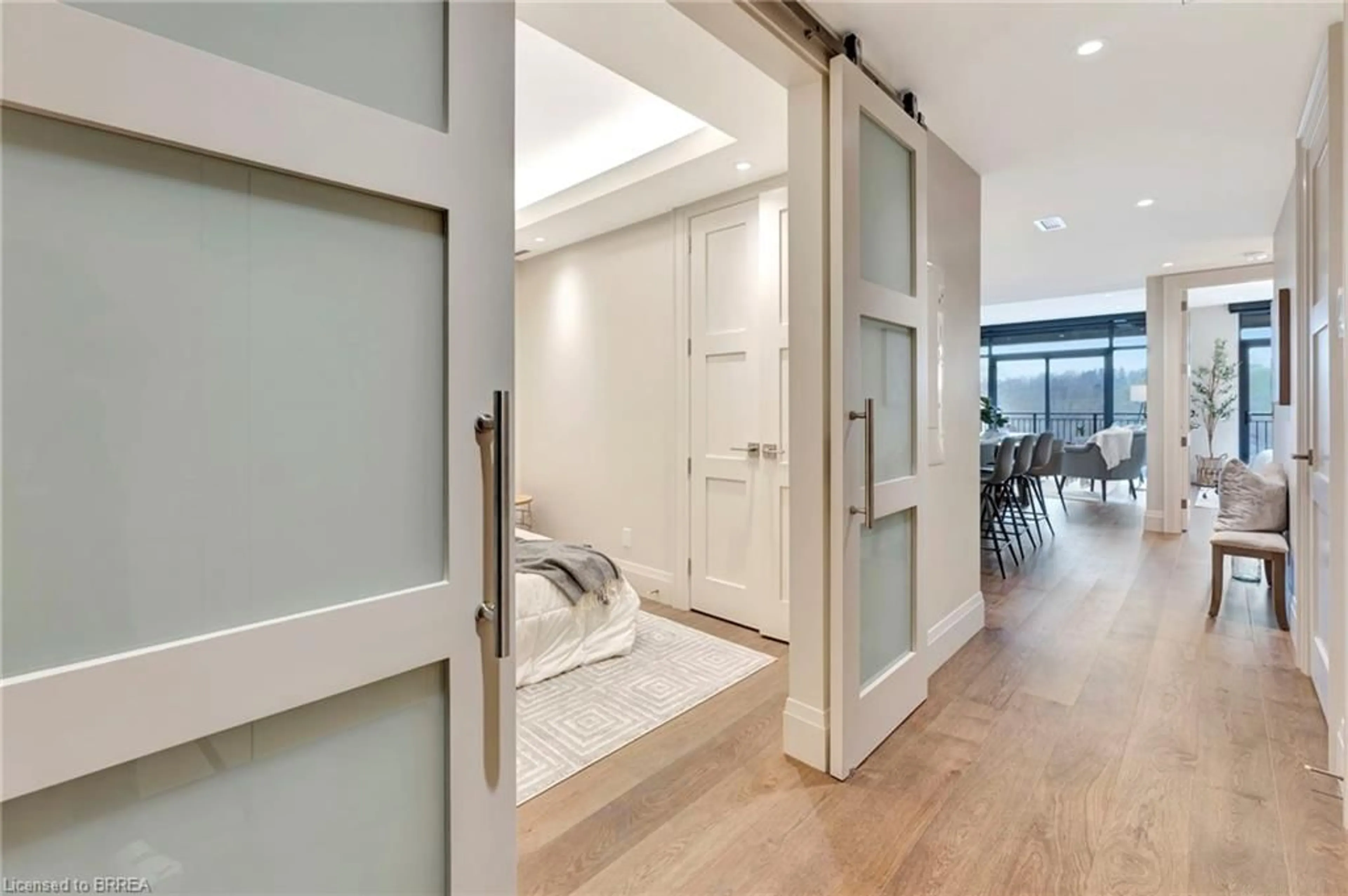 Indoor entryway for 7 Grand River St #201, Paris Ontario N3L 2L9