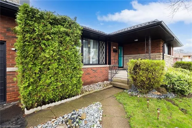 32 Belair Dr, Hamilton 5
