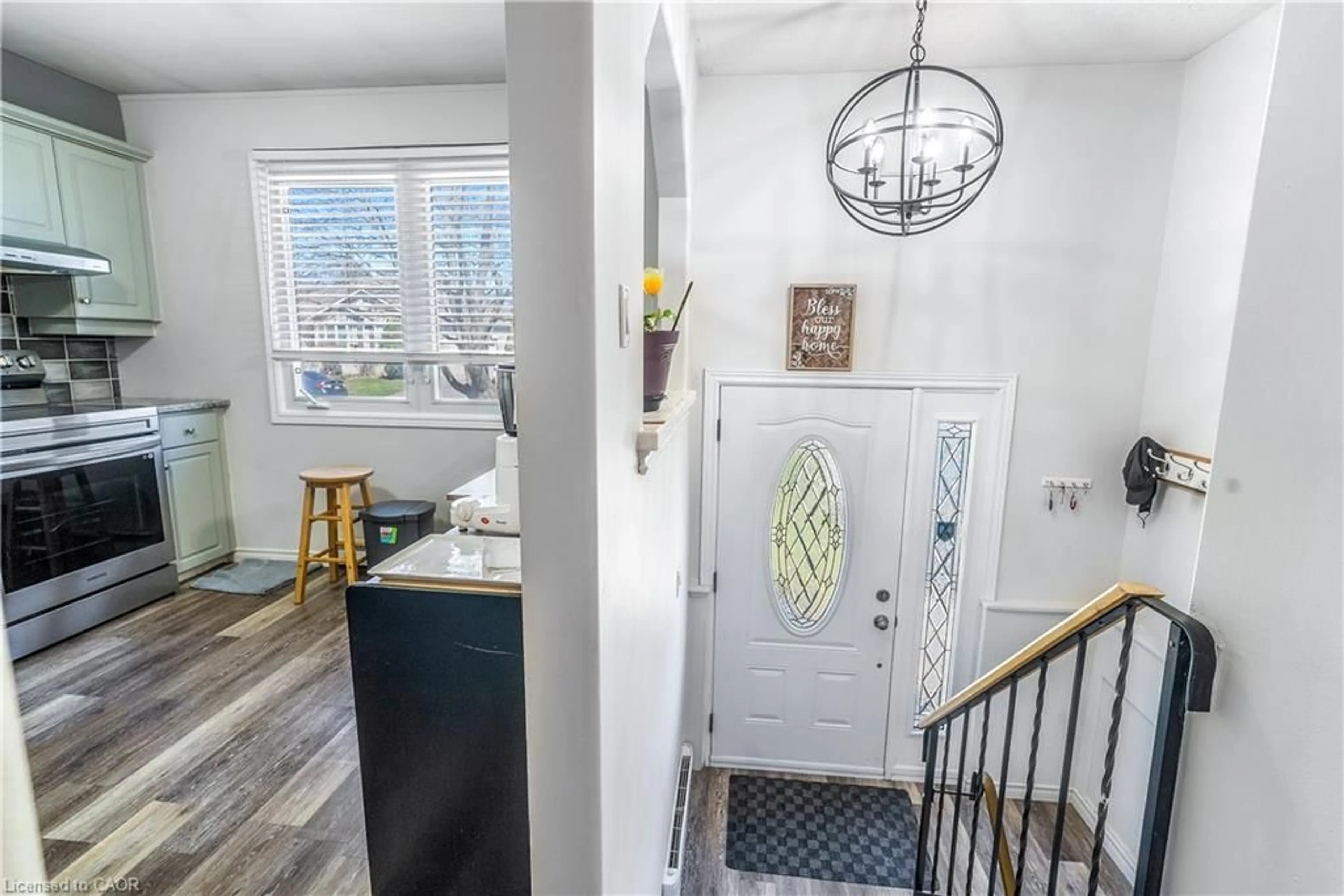 Indoor entryway for 9A Hampton St, Brantford Ontario N3S 7J2