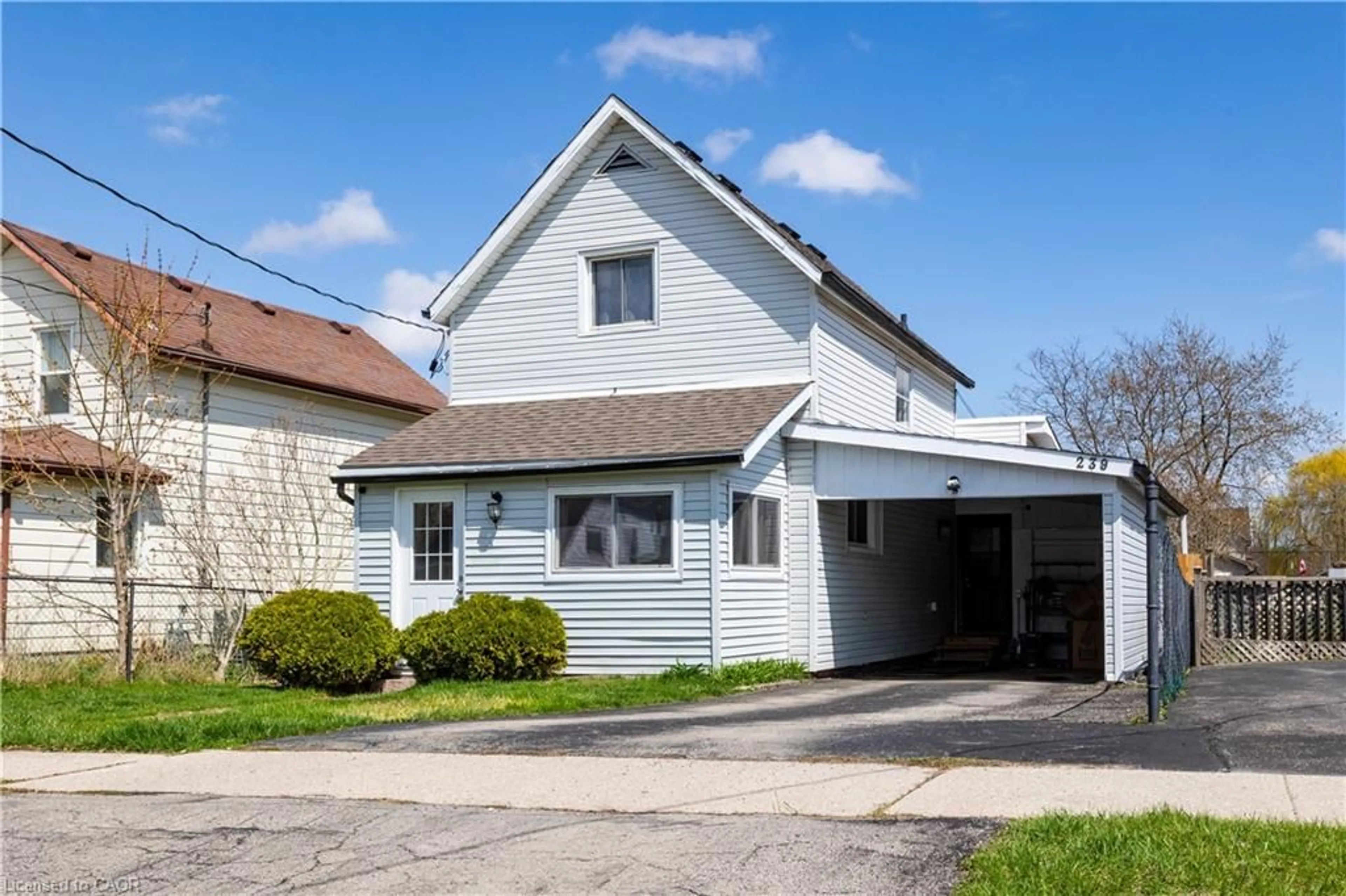 Home with vinyl exterior material, street for 239 Metcalfe St, Simcoe Ontario N3Y 3Y1