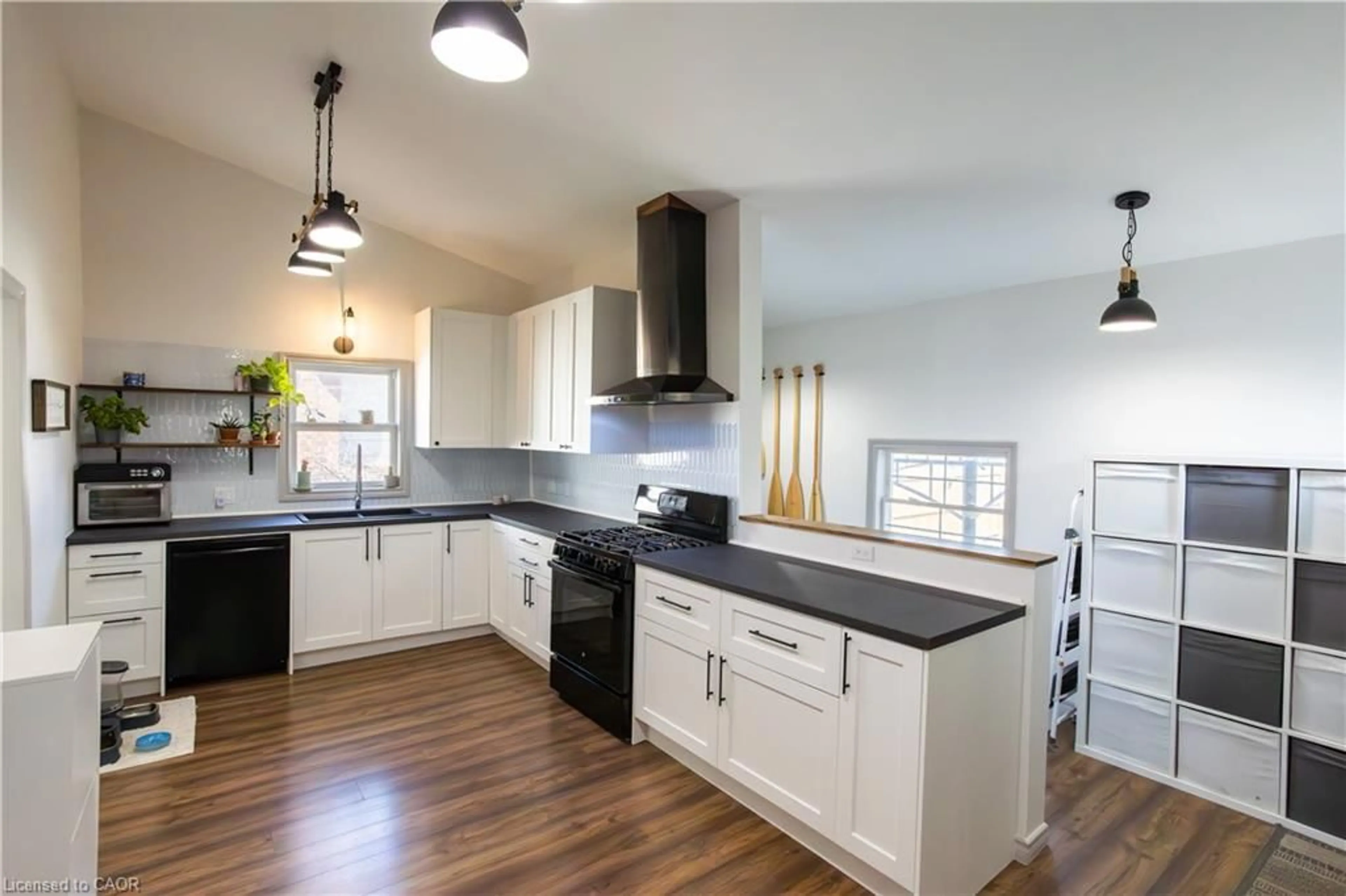 Open concept kitchen, unknown for 239 Metcalfe St, Simcoe Ontario N3Y 3Y1