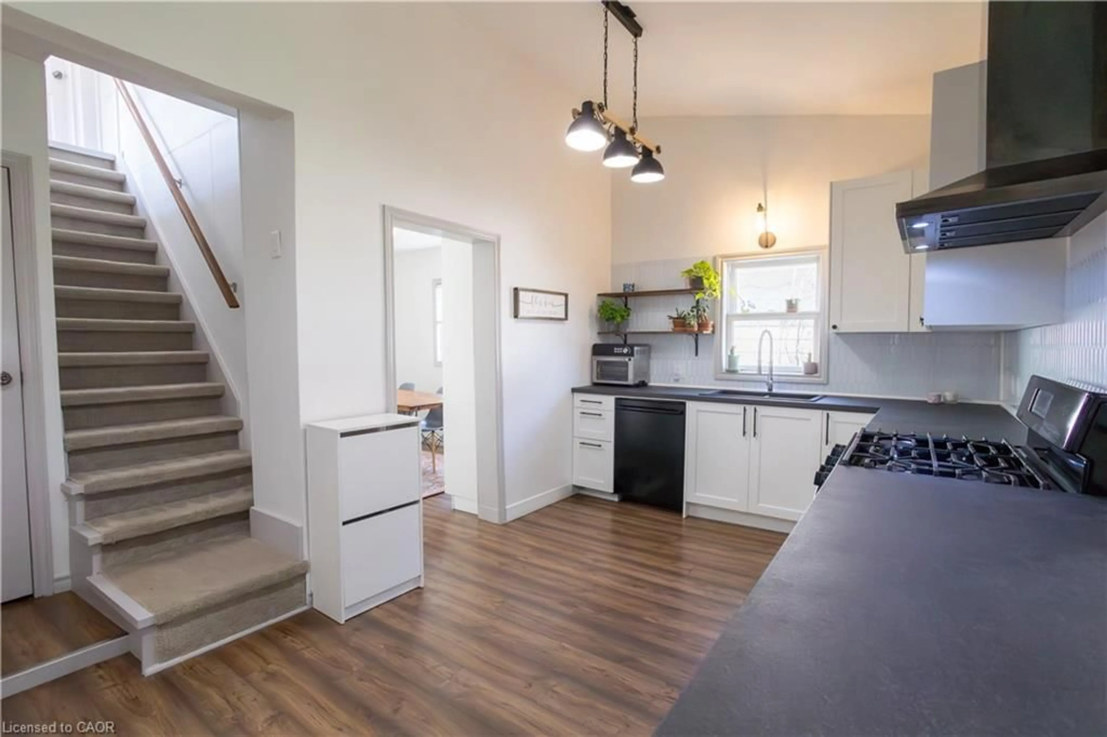 Open concept kitchen, unknown for 239 Metcalfe St, Simcoe Ontario N3Y 3Y1