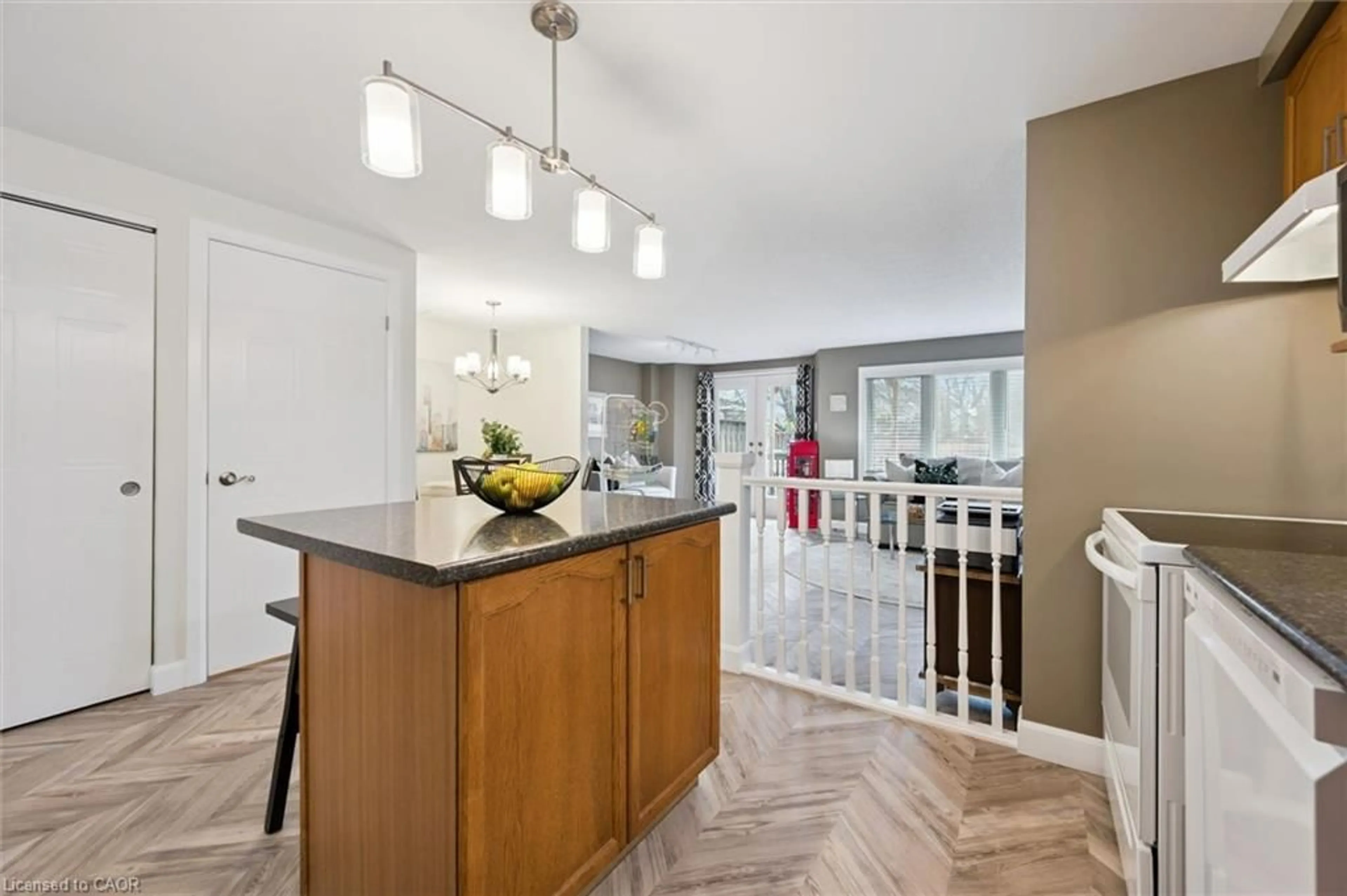 Open concept kitchen, unknown for 254 Auburn Dr, Waterloo Ontario N2K 3Z4