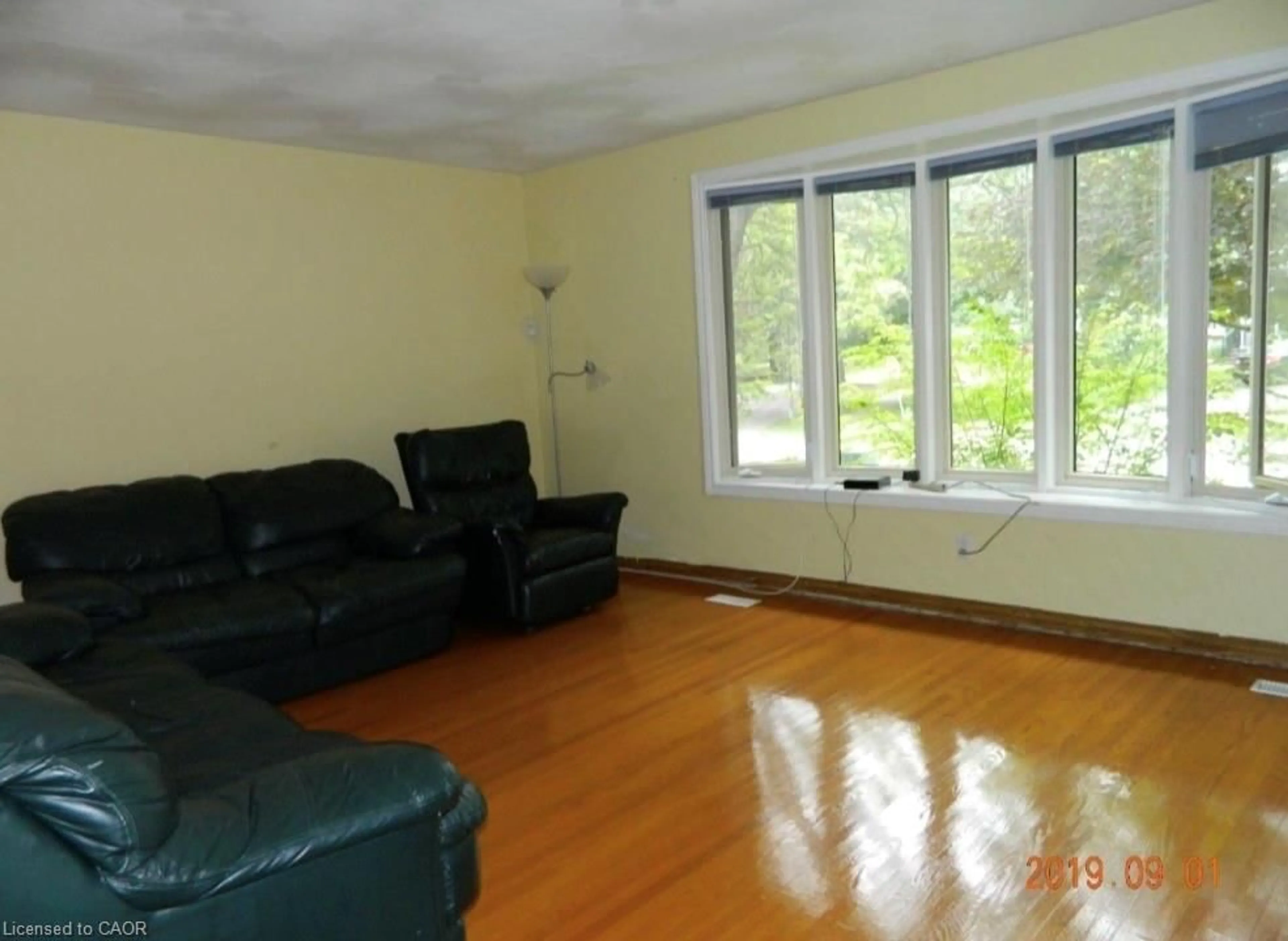 Living room with furniture, unknown for 134 Greenbrier Dr, Waterloo Ontario N2L 4B5