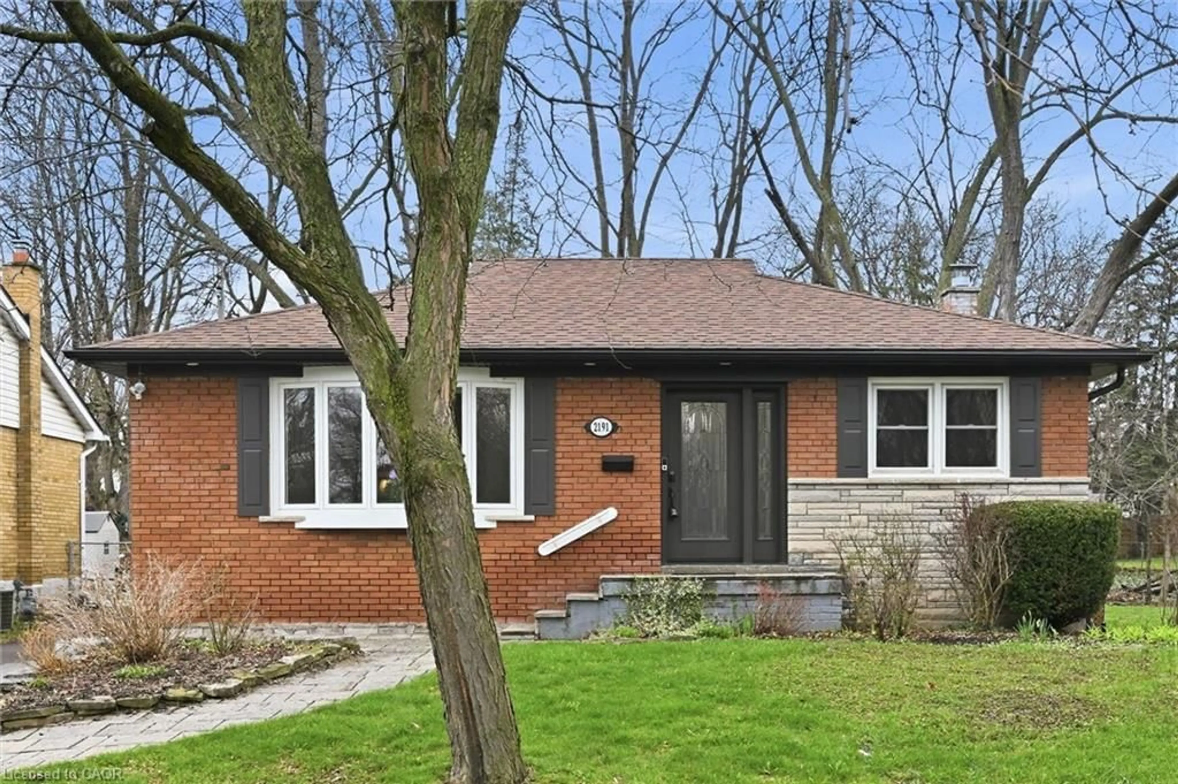 Home with brick exterior material, street for 2191 Mount Royal Ave, Burlington Ontario L7P 1R7