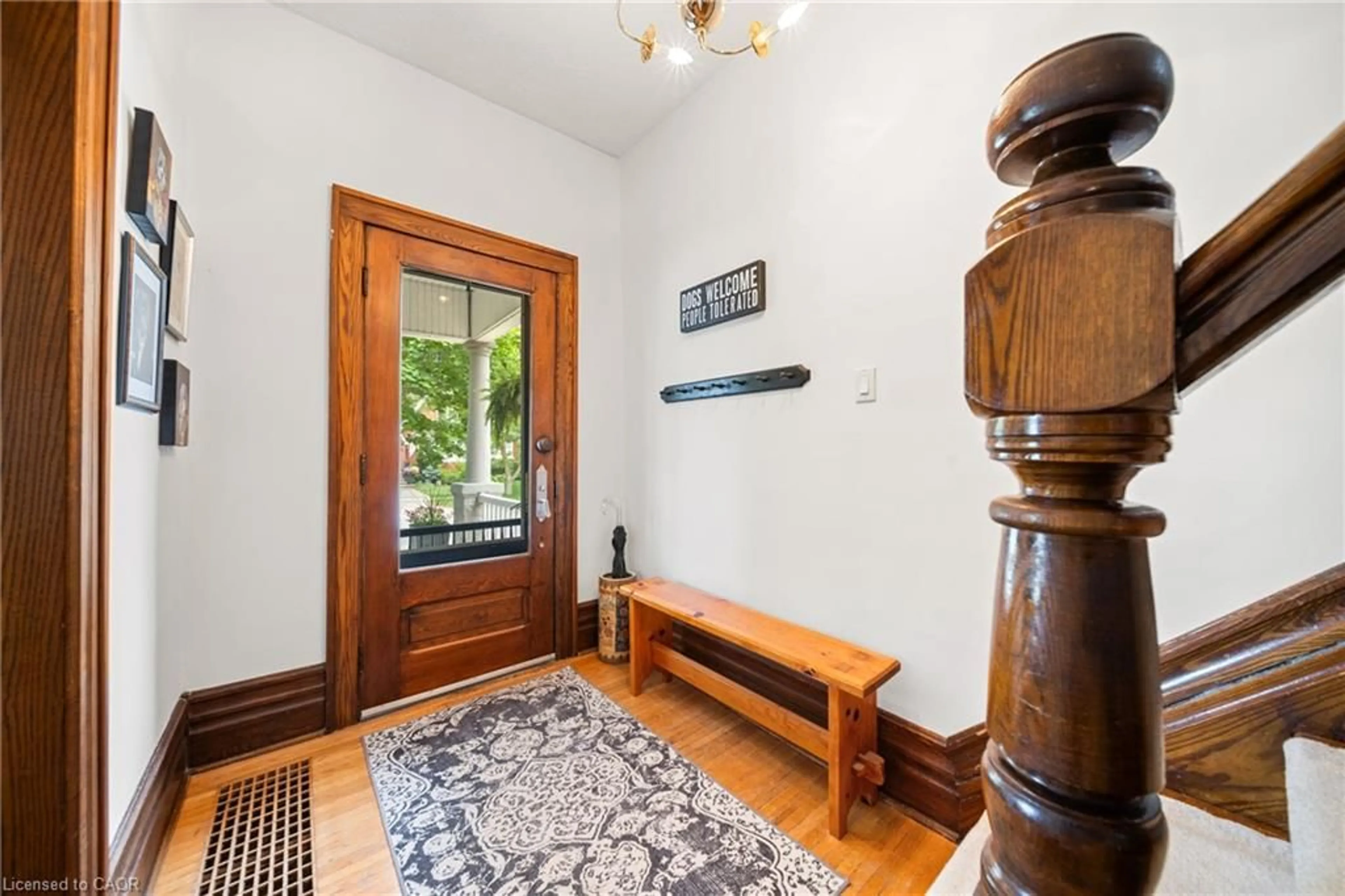 Indoor foyer for 14 Goshen St, Zurich Ontario N0M 2T0