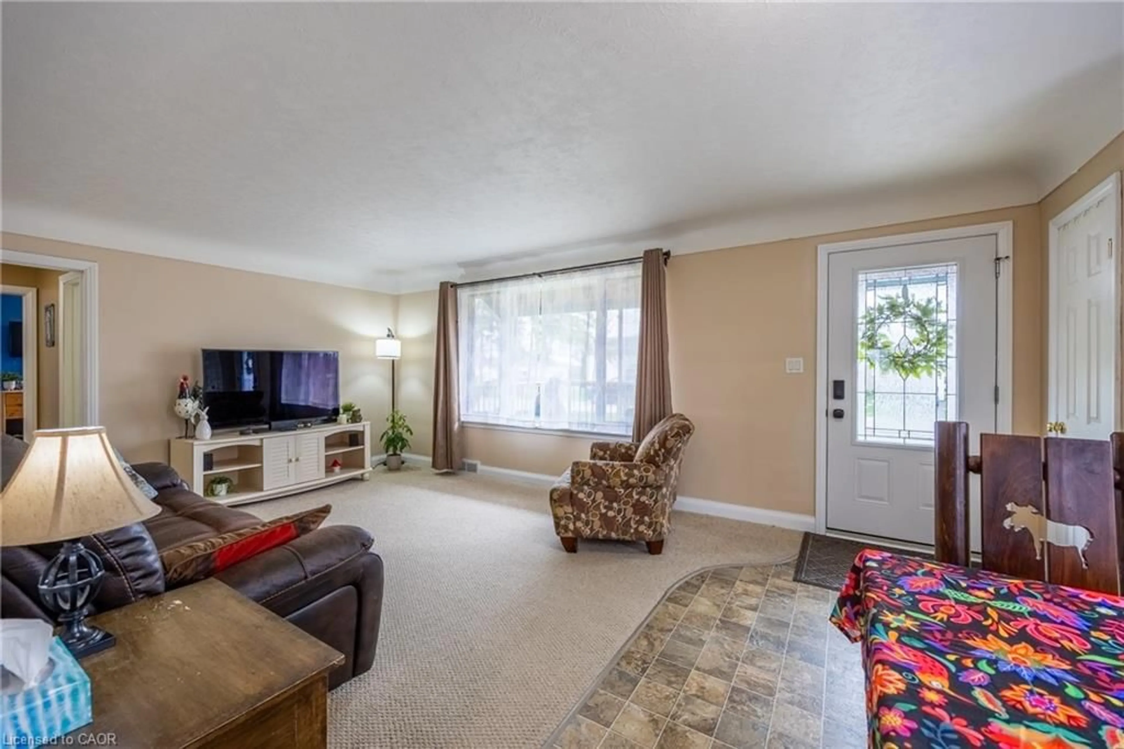 Living room with furniture, unknown for 7 Church St, Jarvis Ontario N0A 1J0