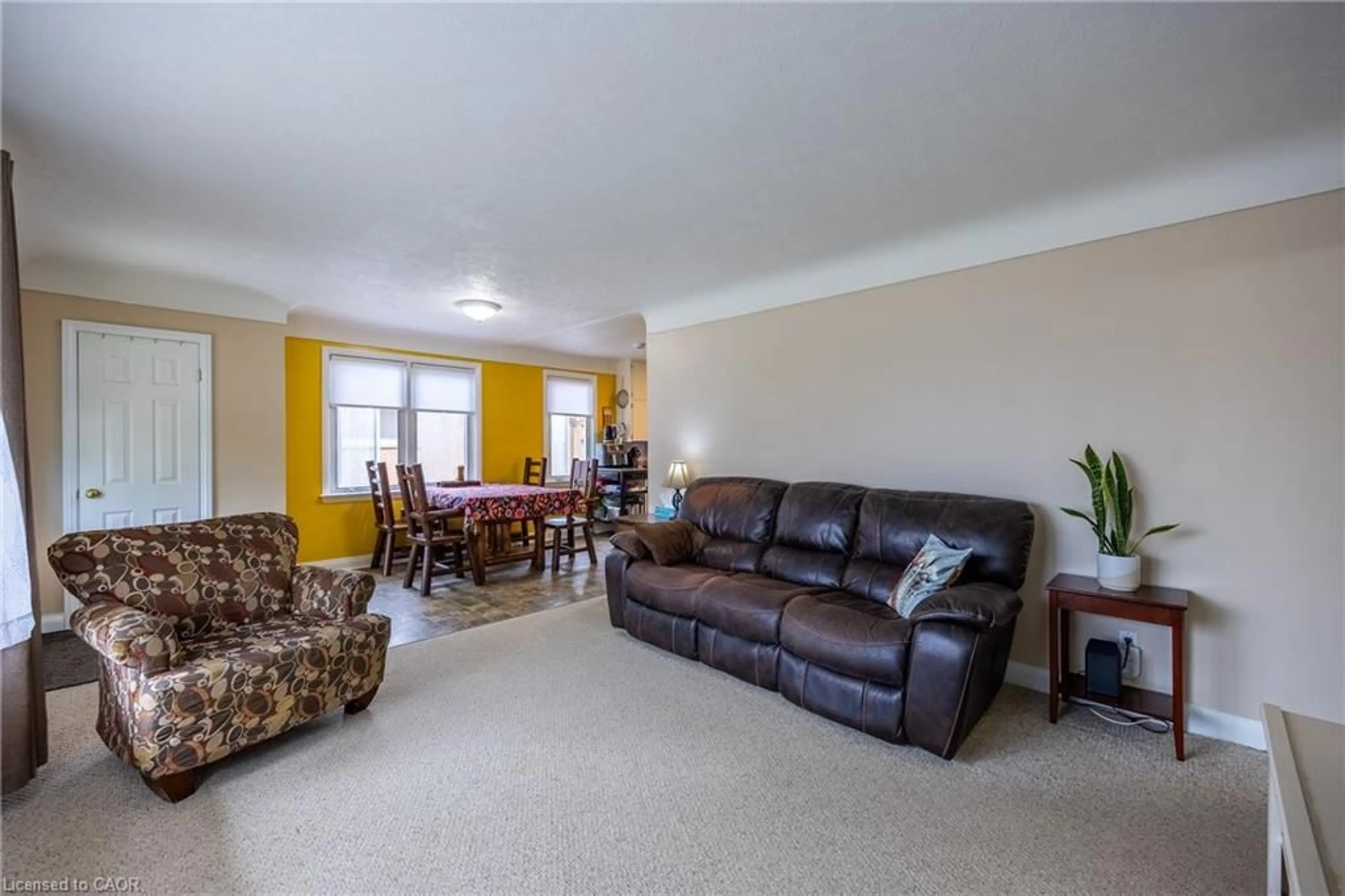 Living room with furniture, unknown for 7 Church St, Jarvis Ontario N0A 1J0