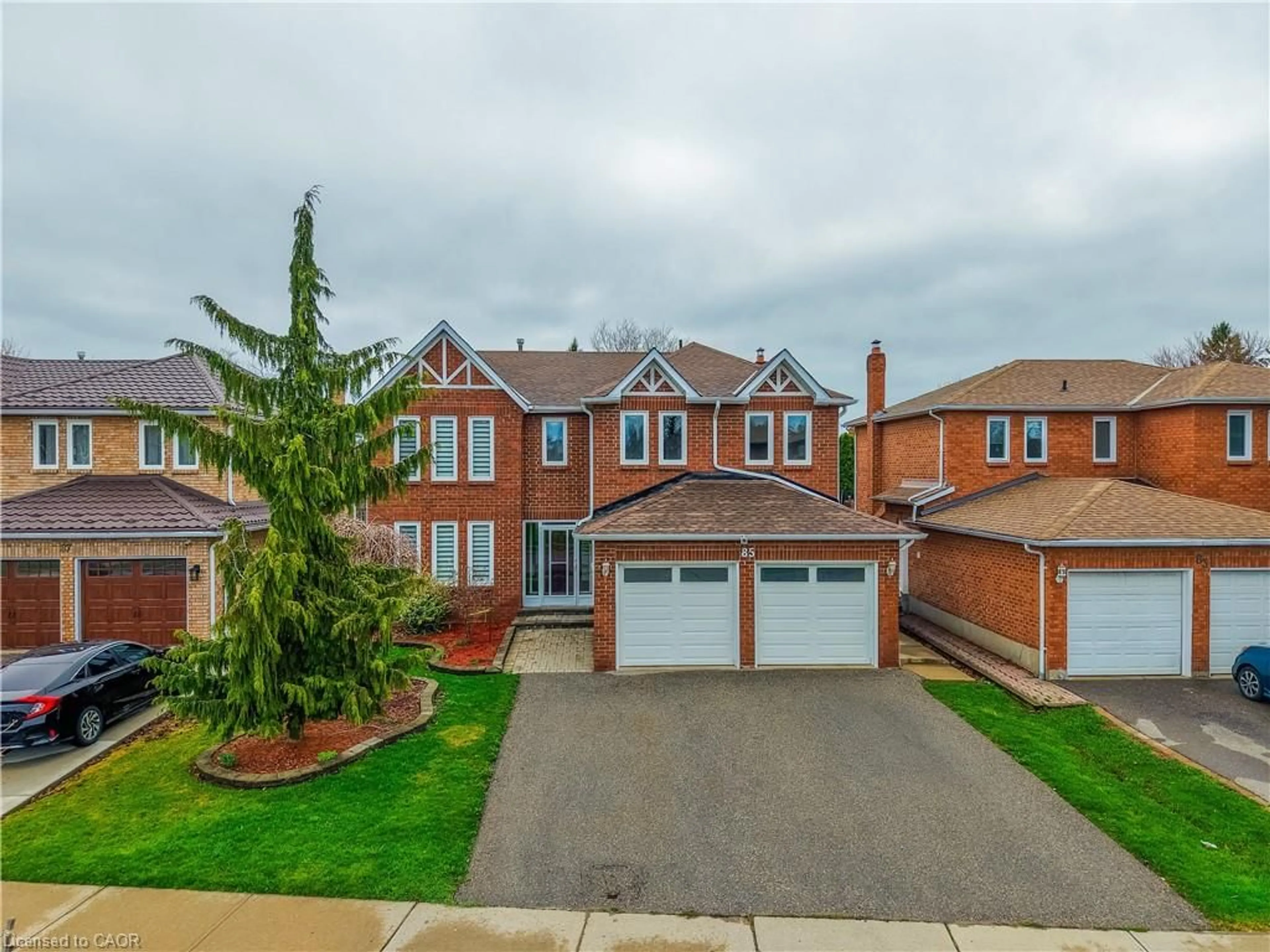 A pic from outside/outdoor area/front of a property/back of a property/a pic from drone, street for 85 Professor's Lake Pky, Brampton Ontario L6S 4T4
