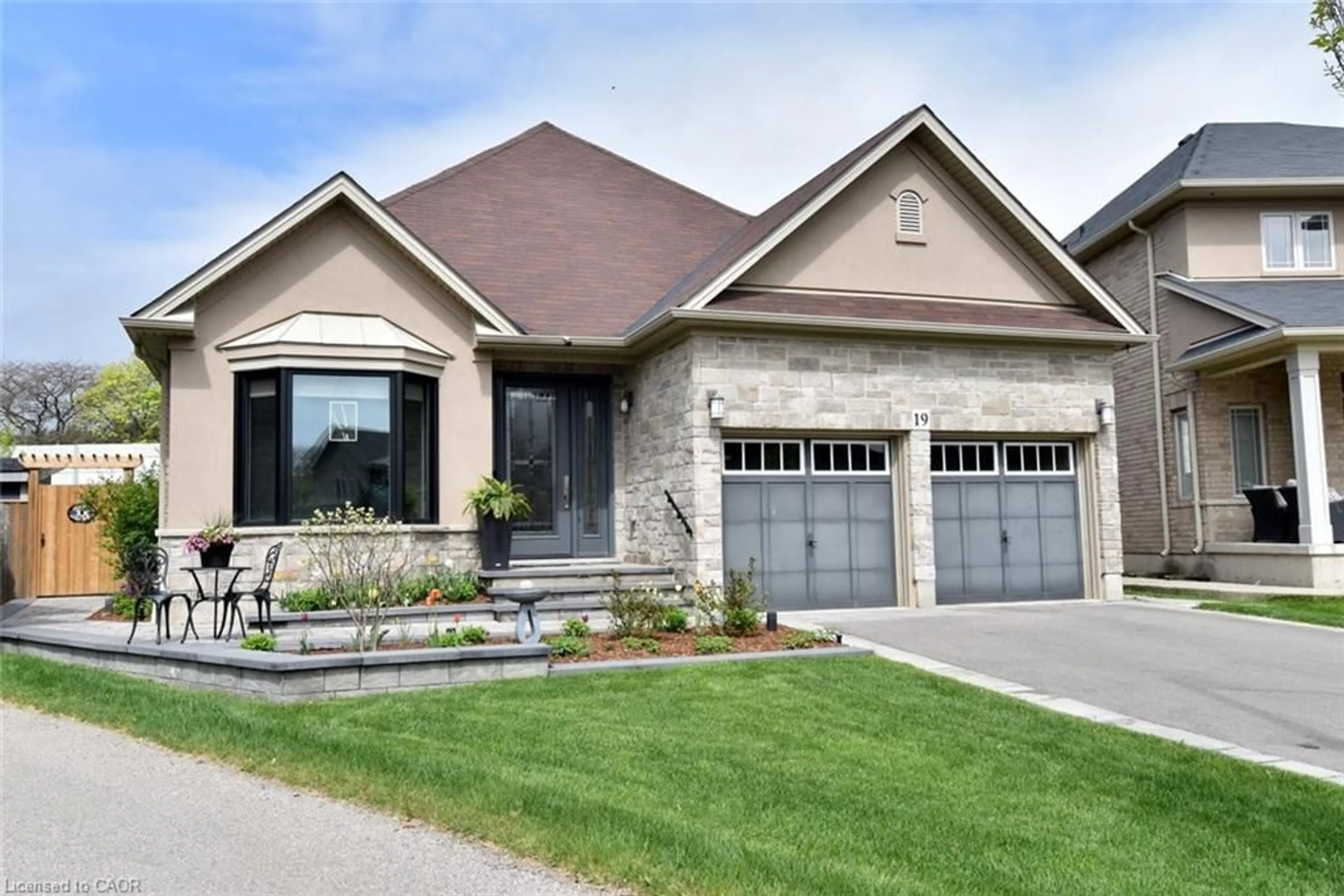 Home with brick exterior material, street for 19 Dyment Crt, Ancaster Ontario L9G 0E1