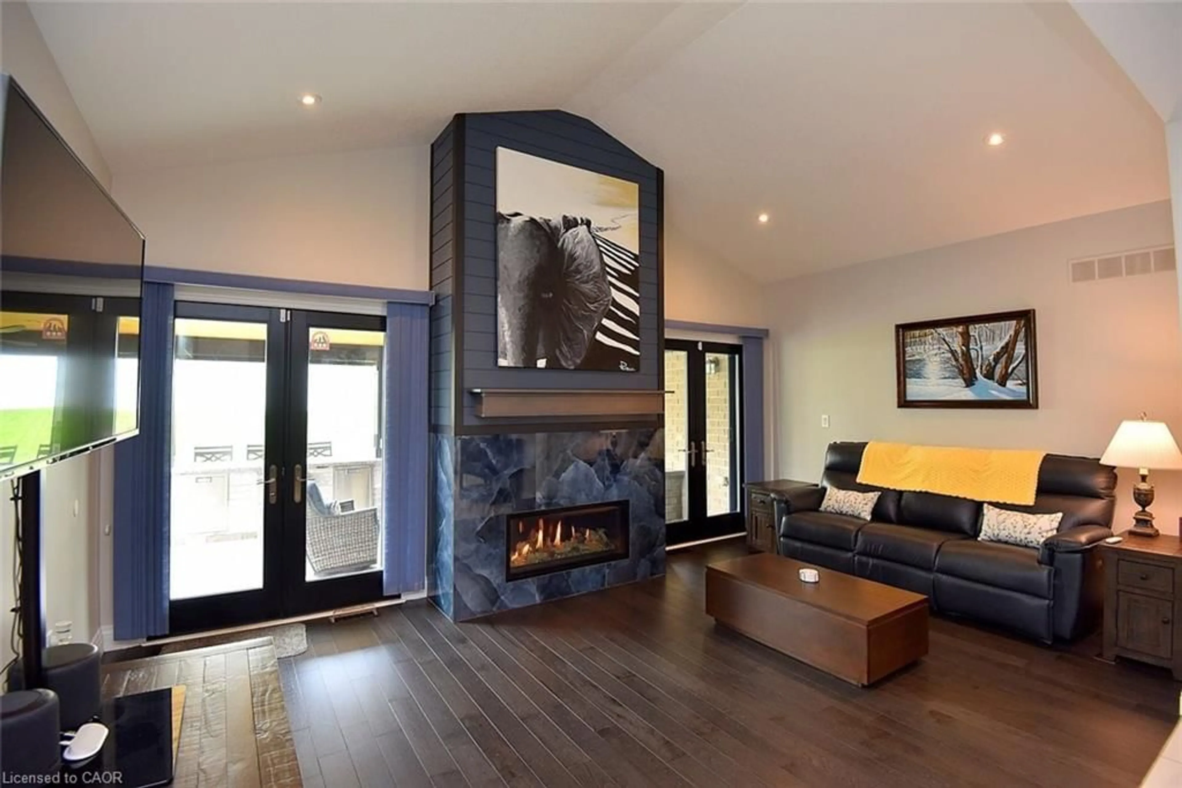 Unknown for 19 Dyment Crt, Ancaster Ontario L9G 0E1