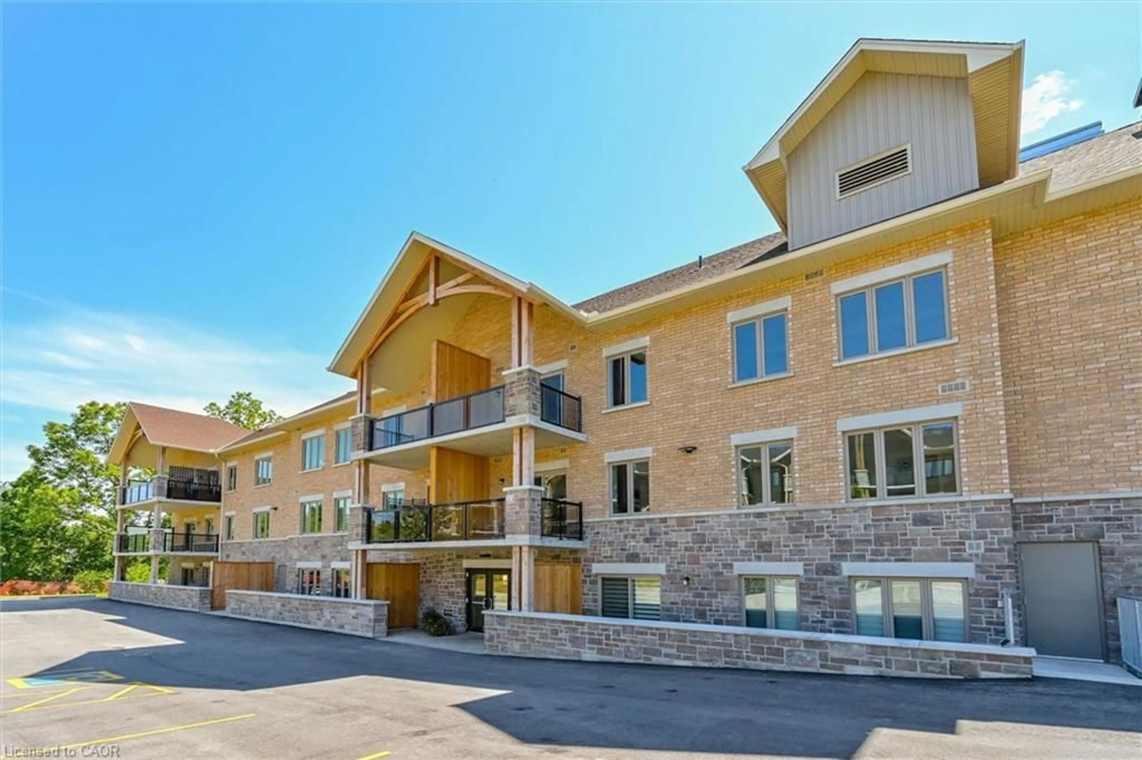 Patio, unknown for 19 Stumpf St #201, Elora Ontario N0B 1S0