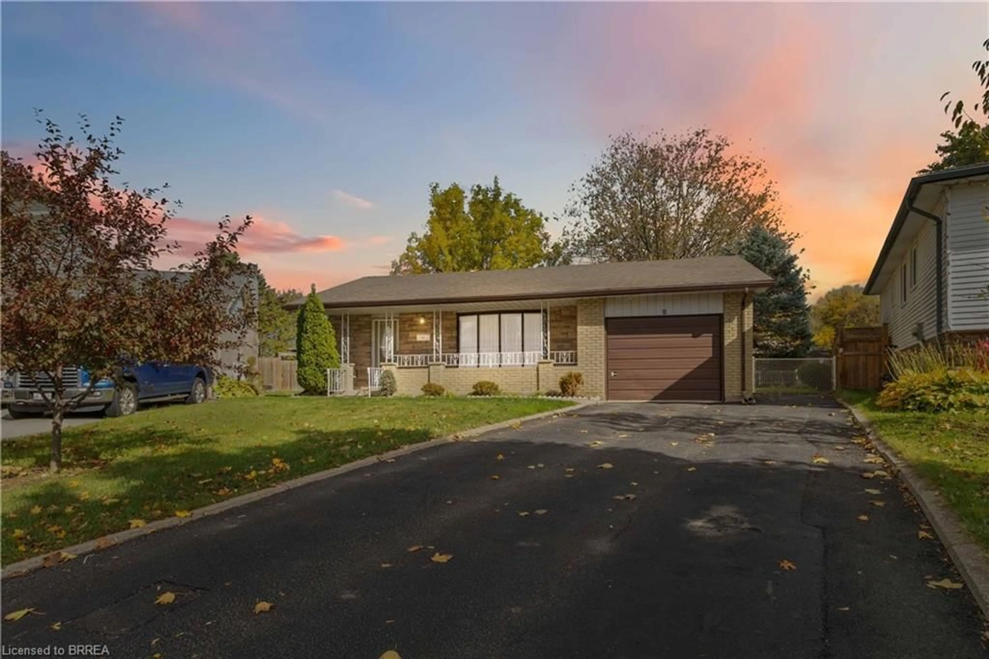 A pic from outside/outdoor area/front of a property/back of a property/a pic from drone, street for 11 Sigurd Jensen Crt, Brantford Ontario N3R 6Y8