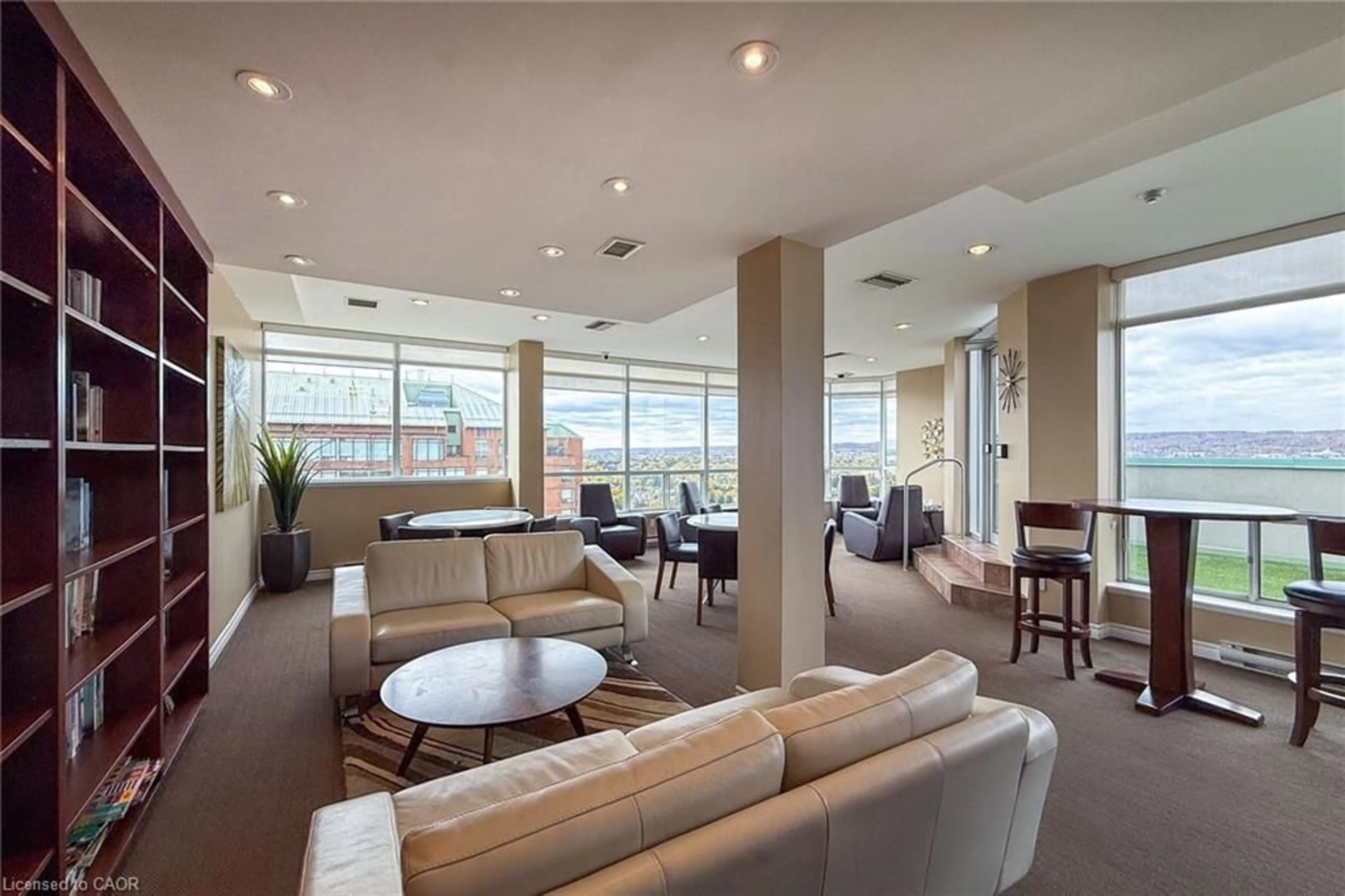 Lobby for 1276 Maple Crossing Blvd #608, Burlington Ontario L7S 2J9