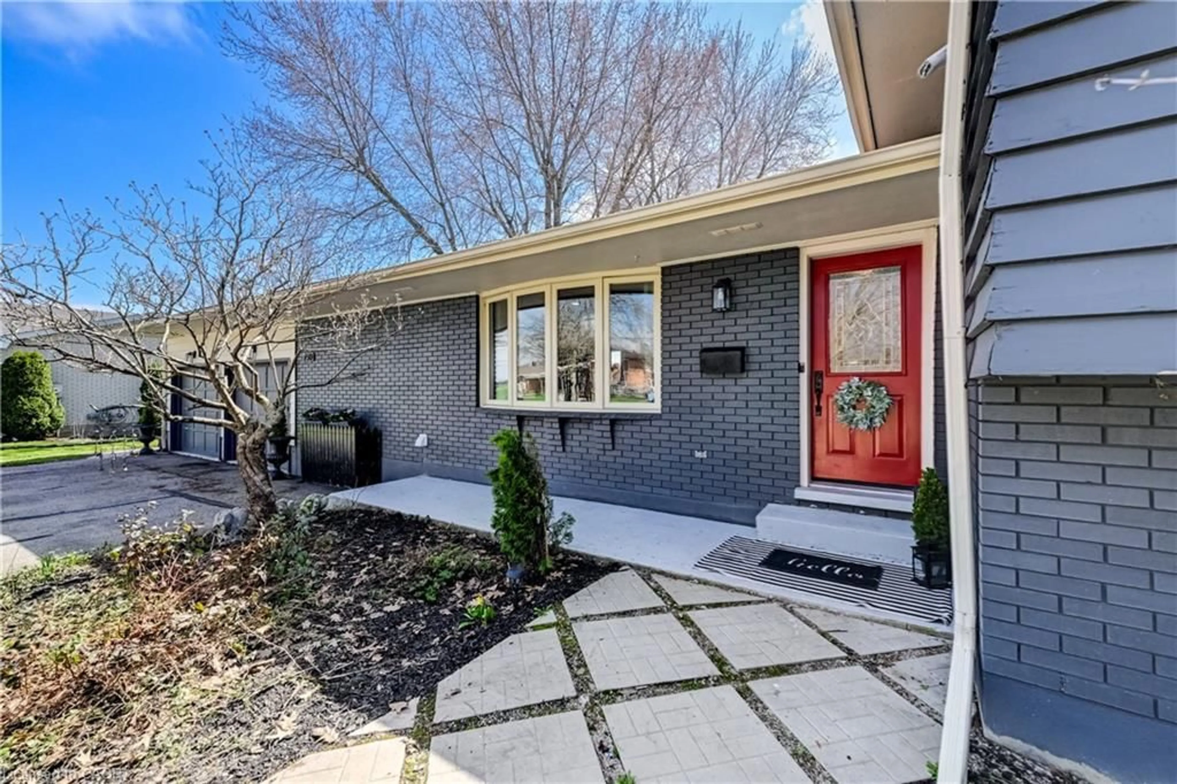 Home with brick exterior material, street for 750 Elizabeth St, Listowel Ontario N4W 2R6