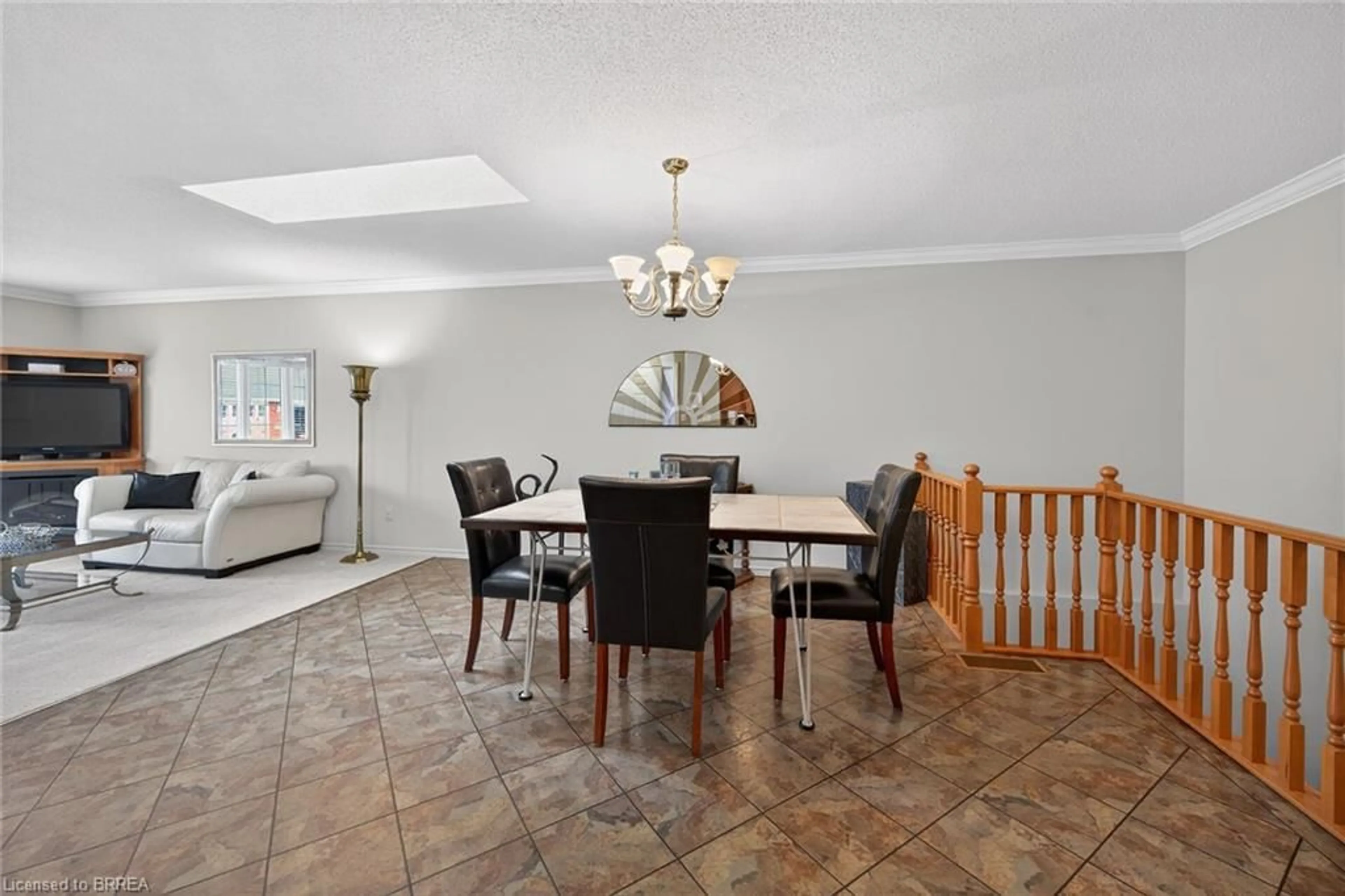 Dining room, ceramic/tile floor for 570 West St #44, Brantford Ontario N3R 7Y7