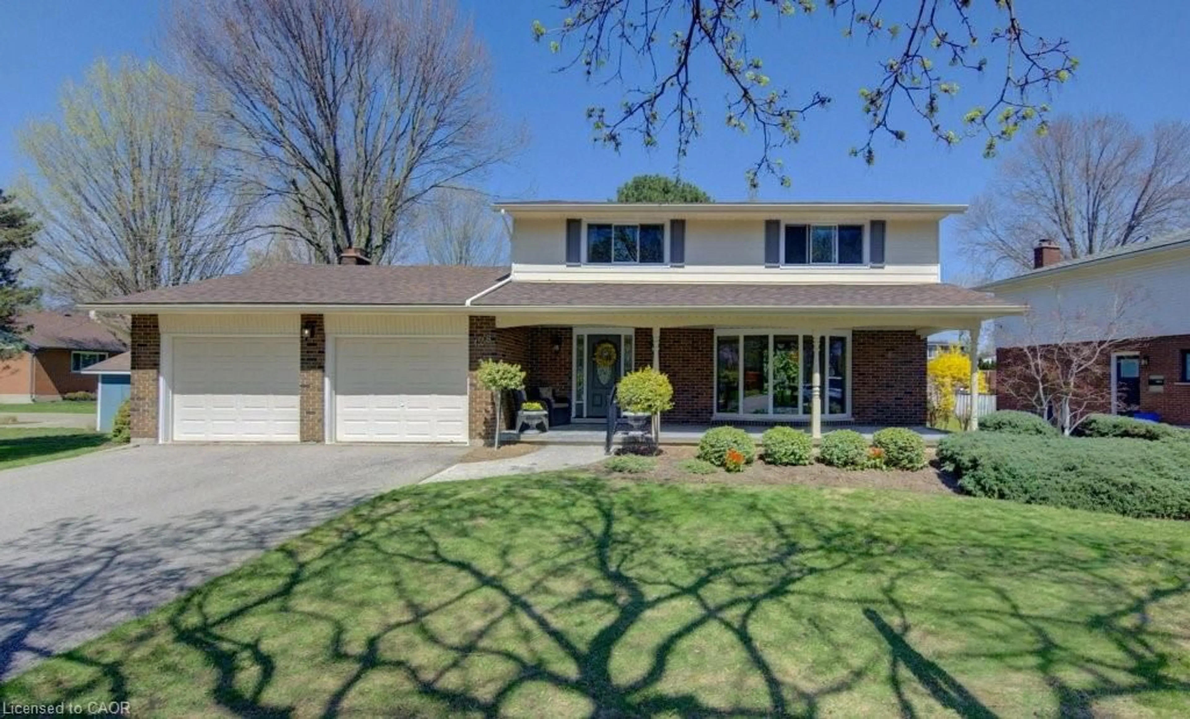 Home with brick exterior material, street for 128 Dalewood Dr, Kitchener Ontario N2A 1G5