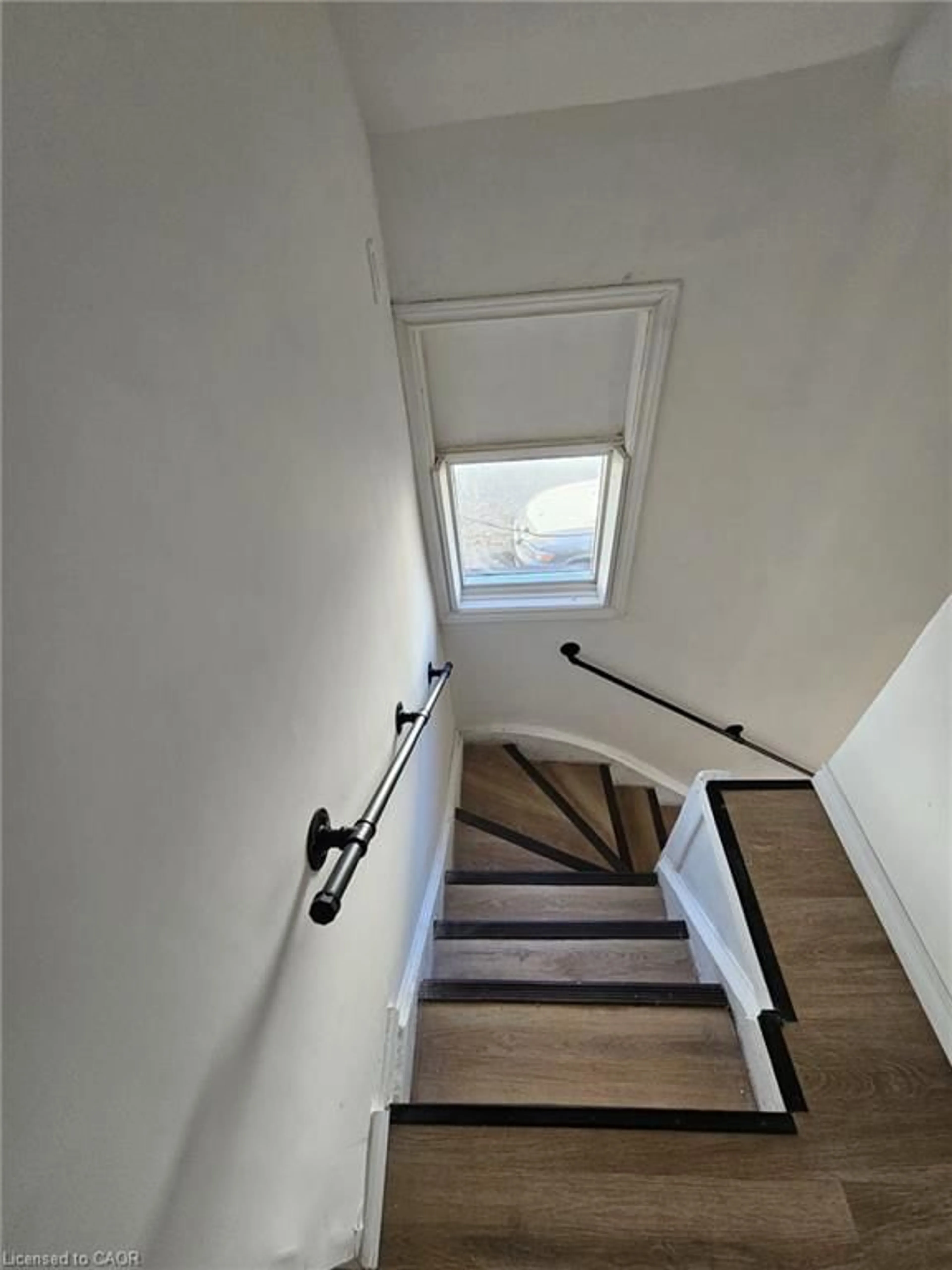 Stairs for 524 Simcoe St, London Ontario N6B 1K4