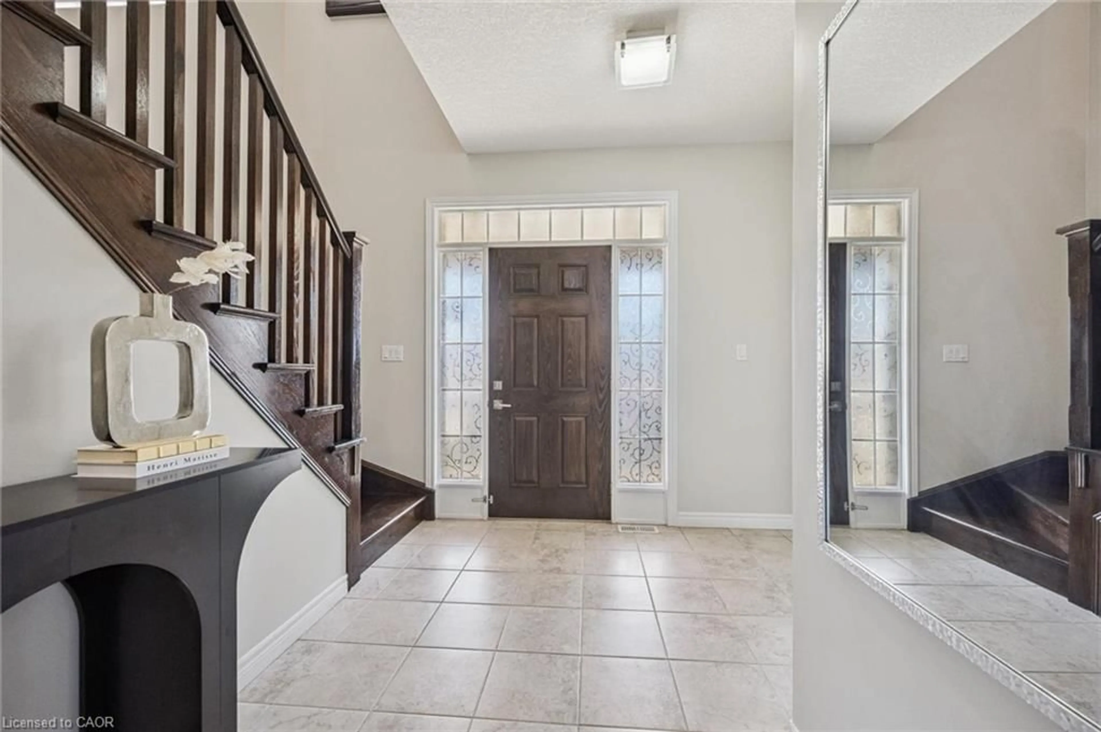 Indoor entryway for 430 Kelso Dr, Waterloo Ontario N2V 2S5