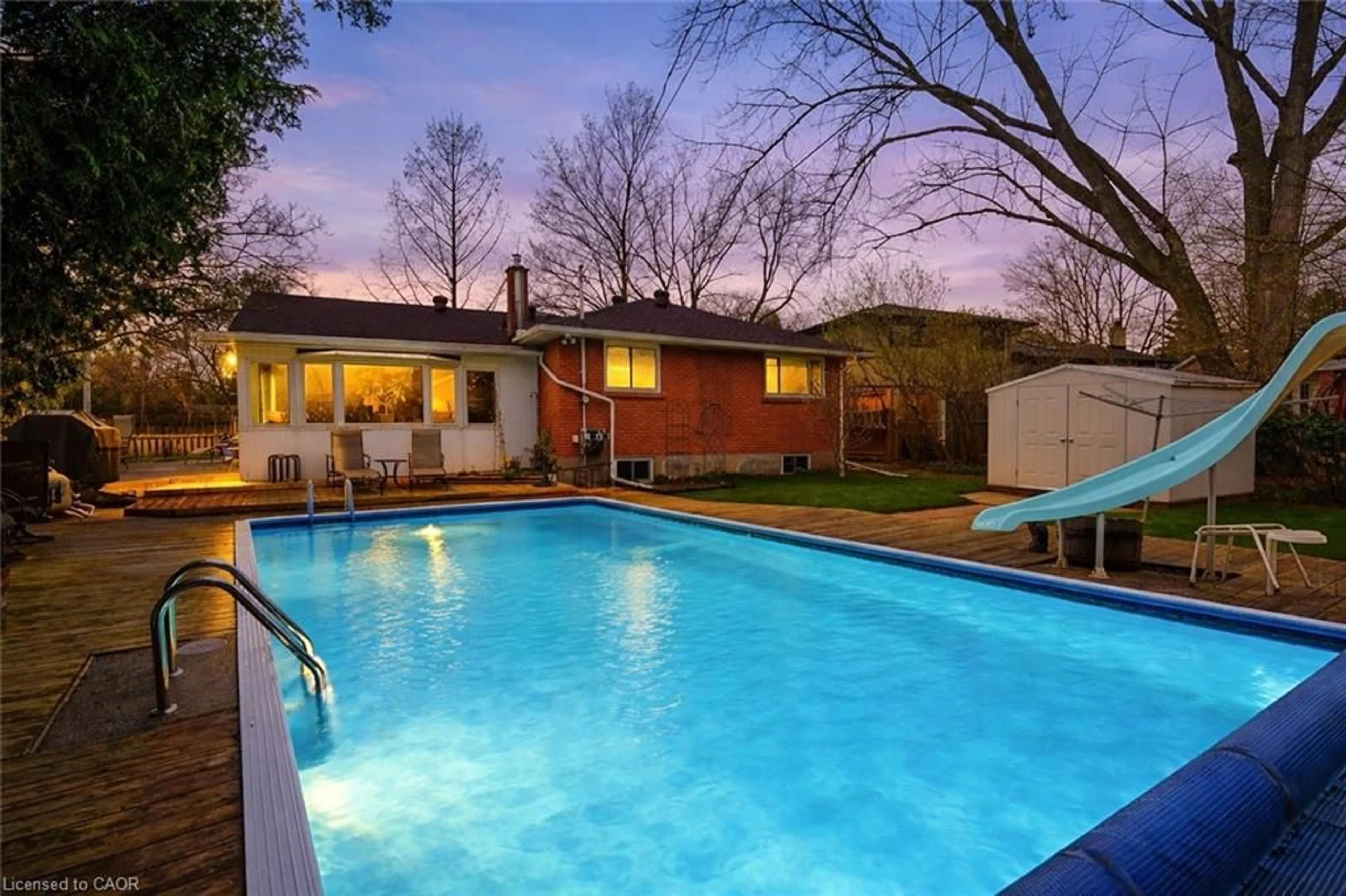 Pool for 369 Beechwood Cres, Burlington Ontario L7L 3P7