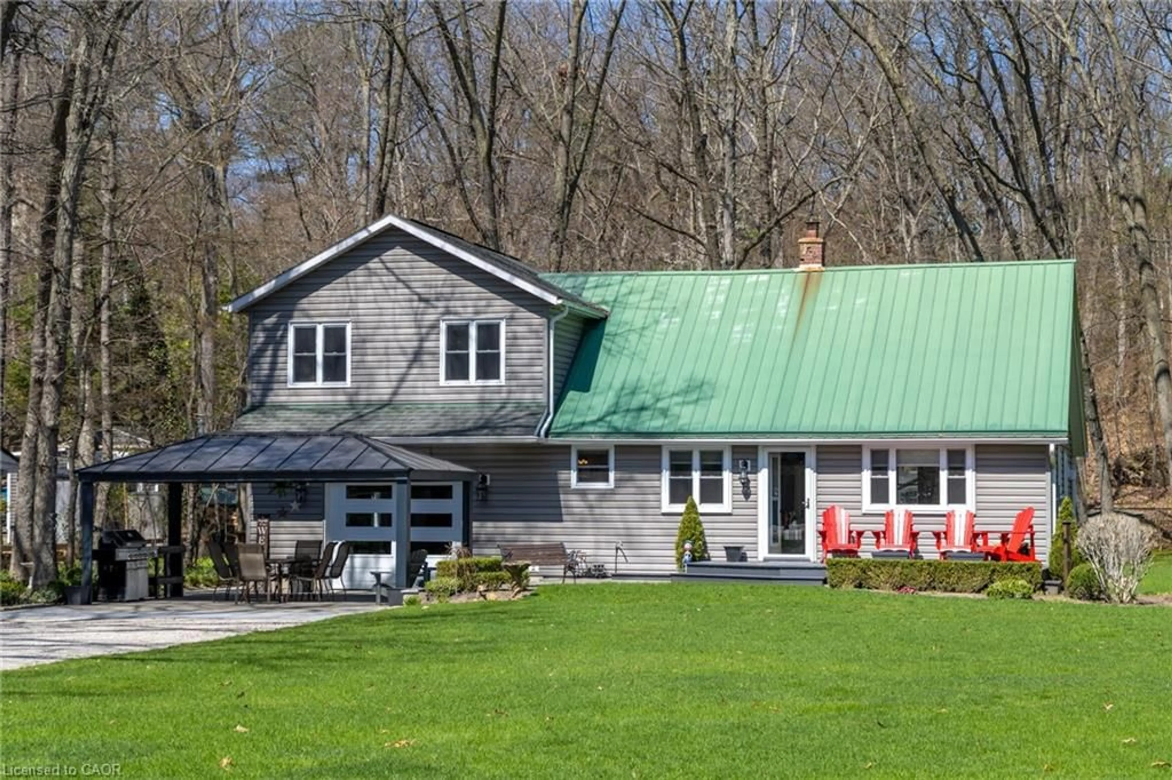 Home with vinyl exterior material, street for 9948 Northville Cres, Thedford Ontario N0M 2N0