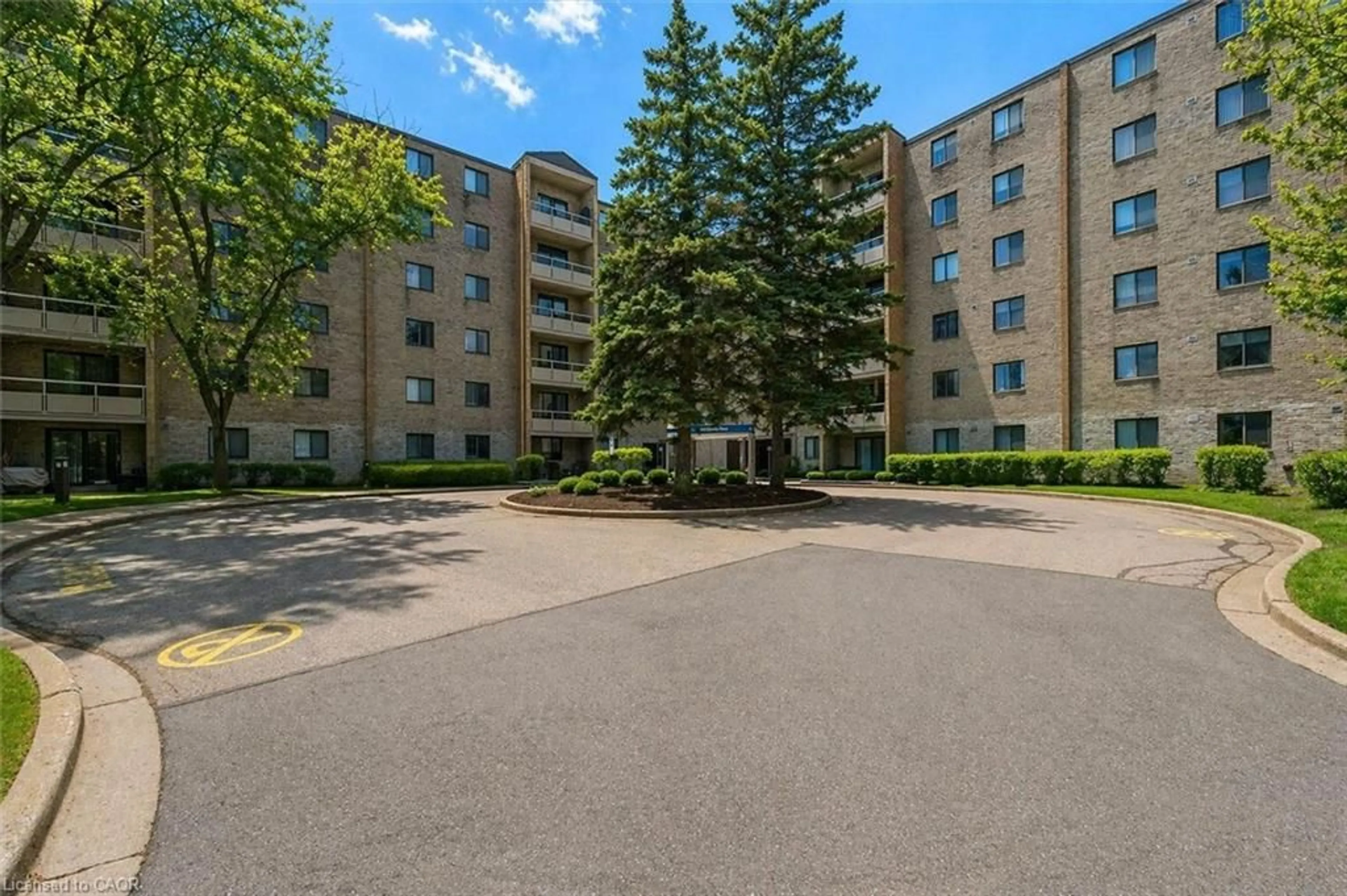 Patio, unknown for 89 Westwood Rd #302, Guelph Ontario N1H 7J6
