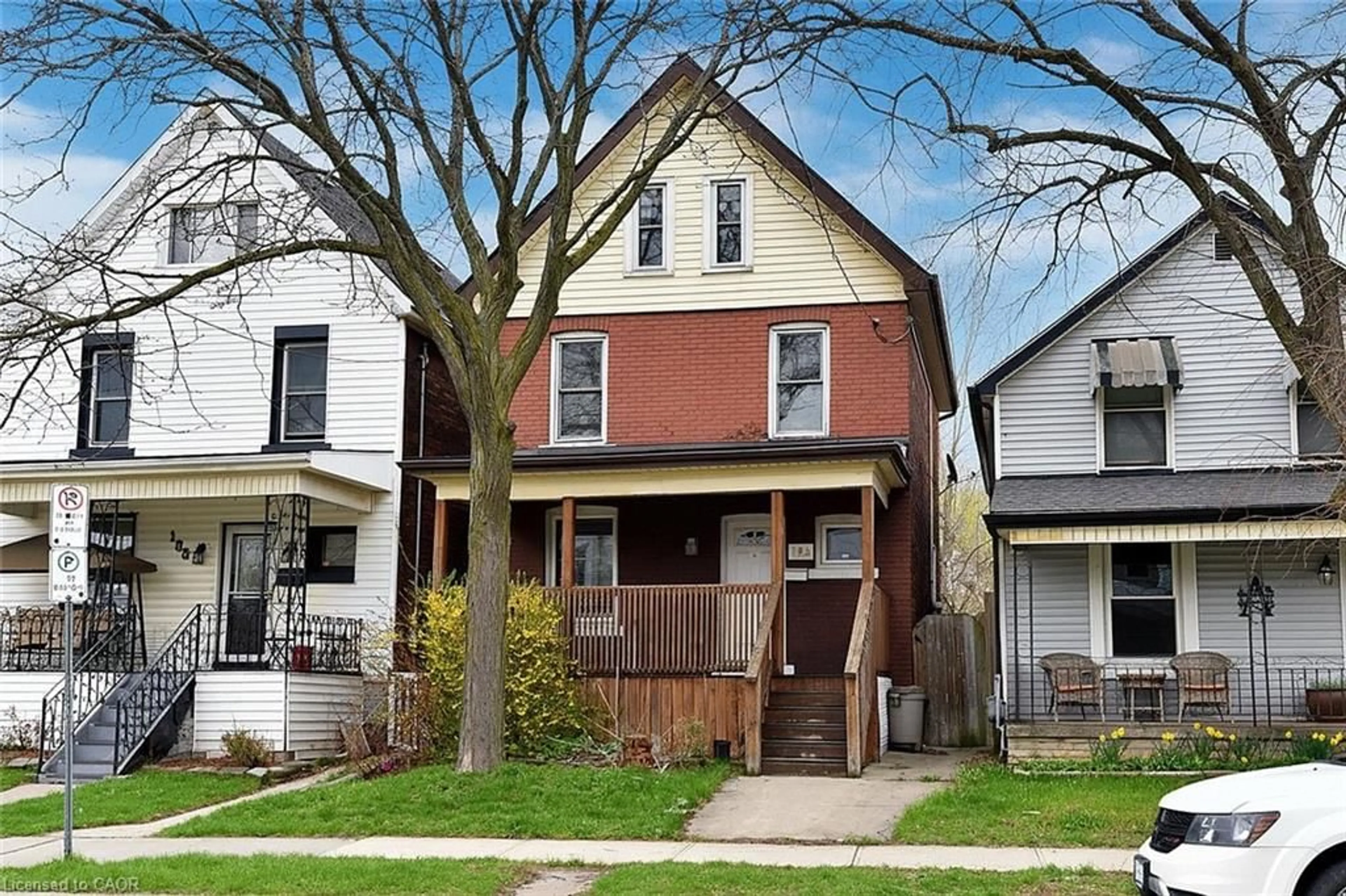 Home with brick exterior material, street for 186 Belmont Ave, Hamilton Ontario L8L 7M6