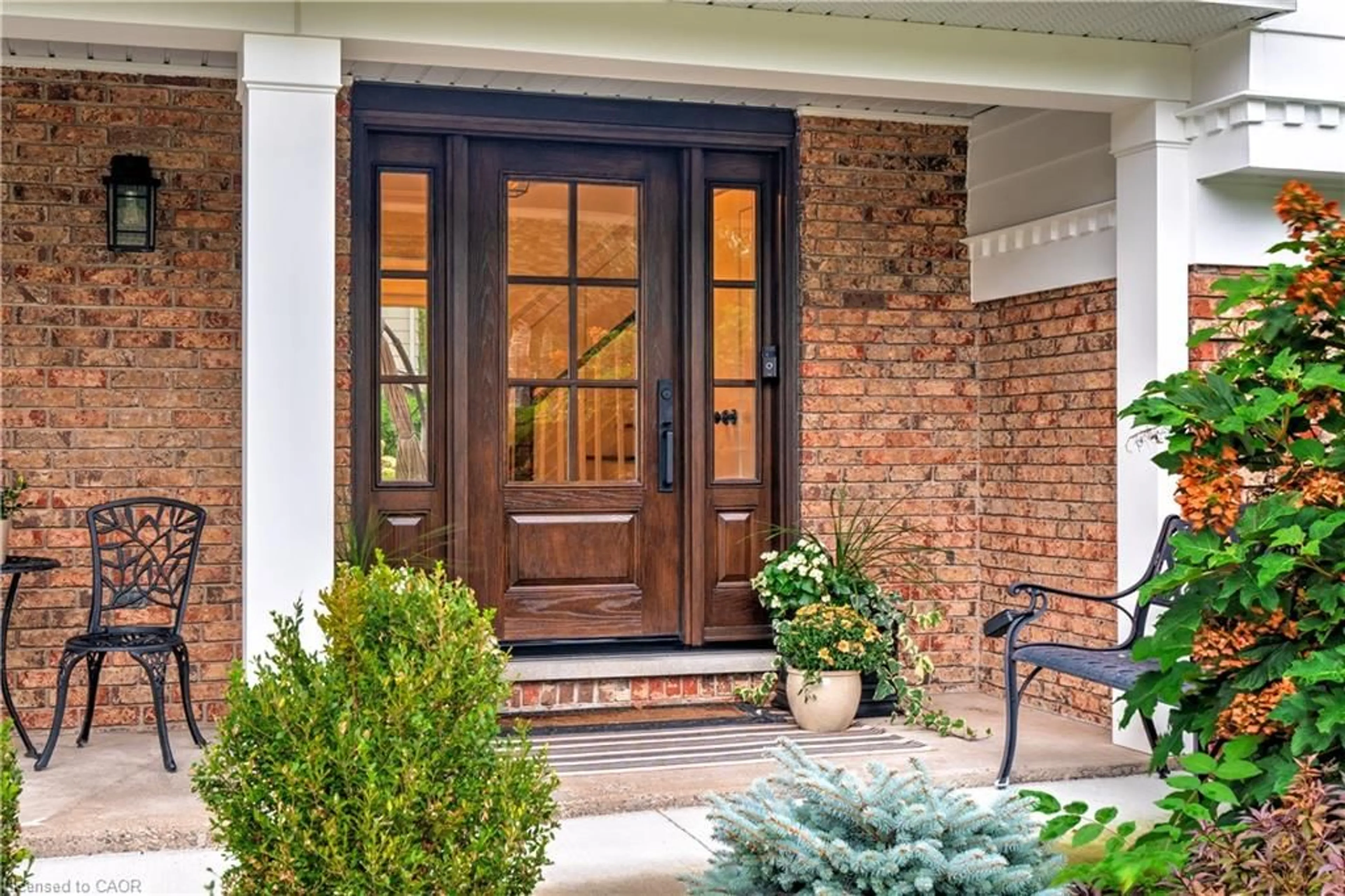 Indoor entryway for 4190 Spruce Ave, Burlington Ontario L7L 1K9