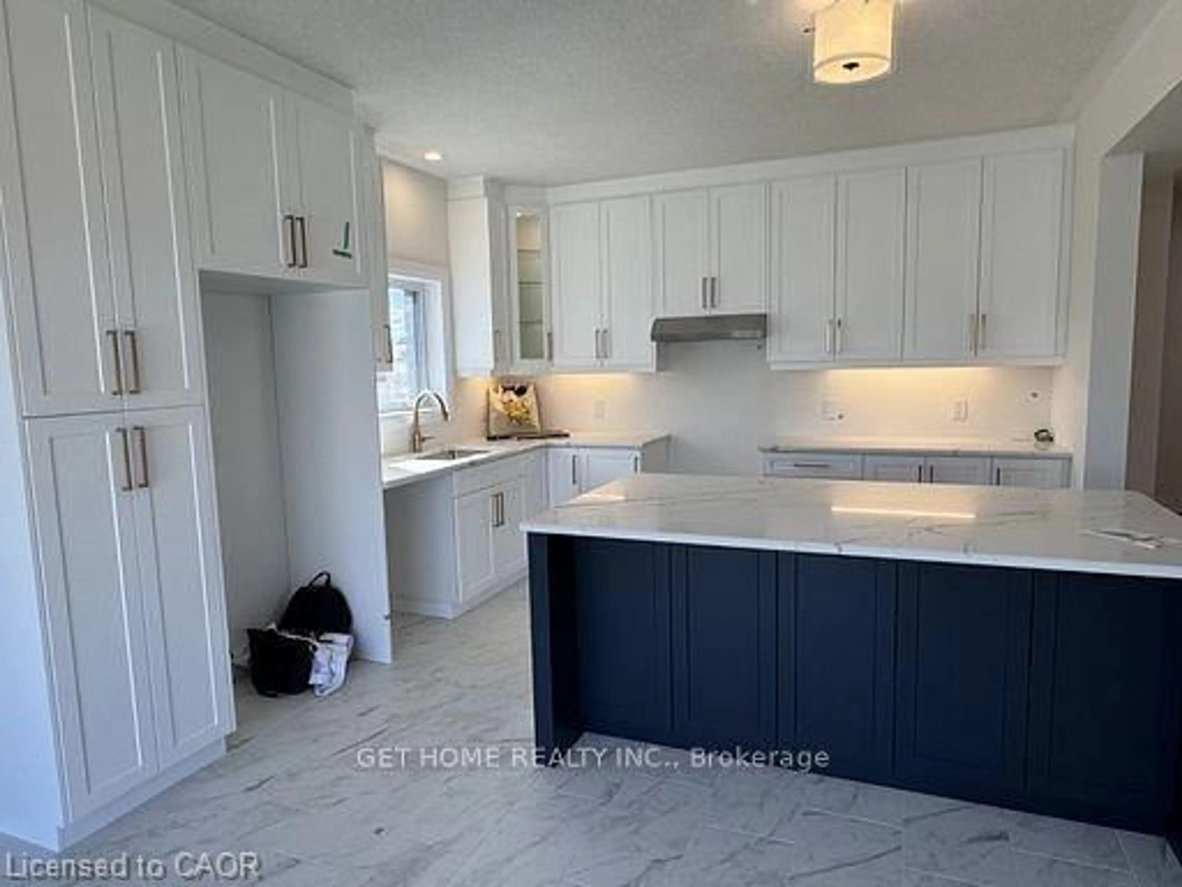 Open concept kitchen, ceramic/tile floor for 336 Canada Plum St, Waterloo Ontario N2V 0C3