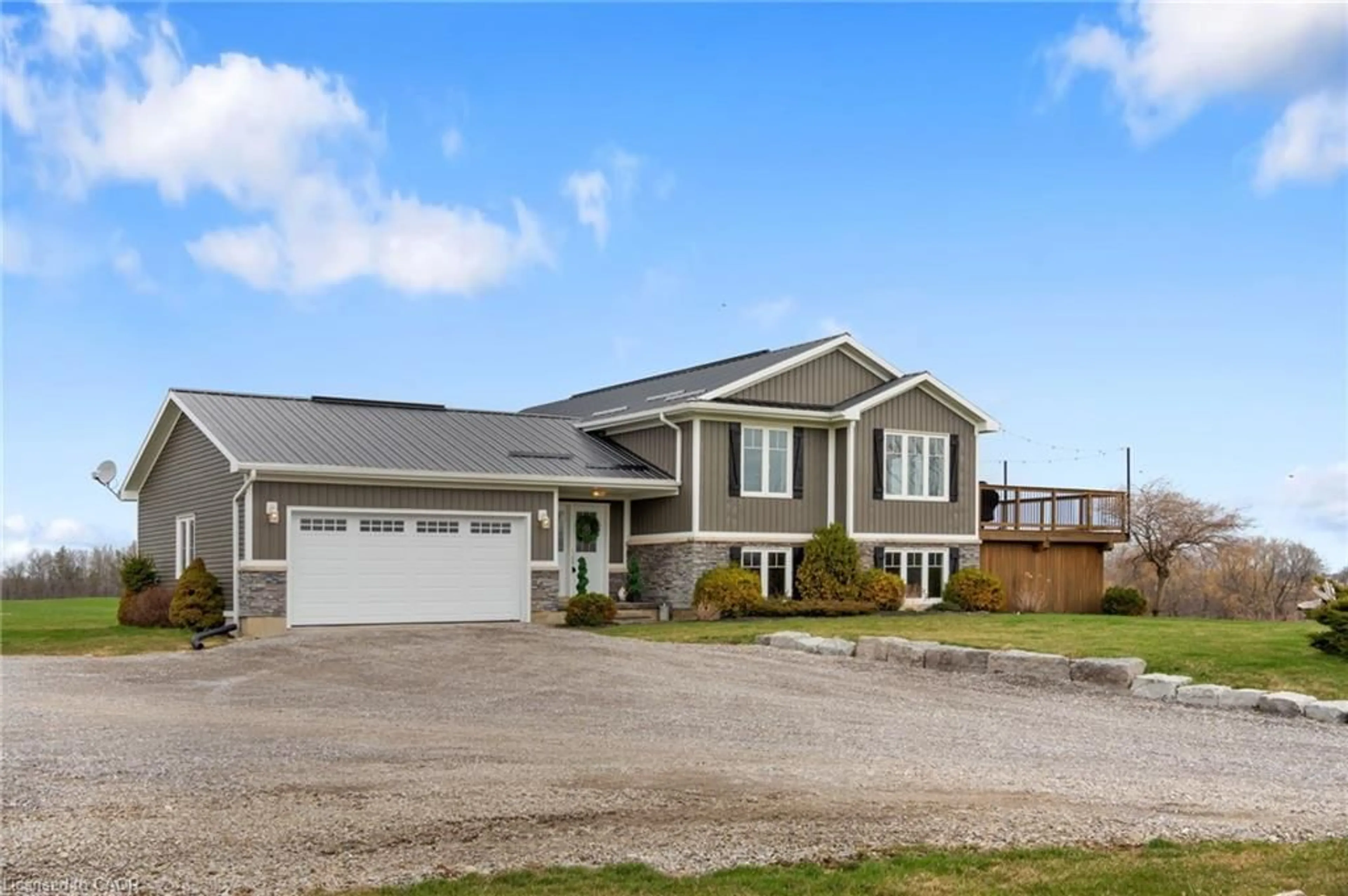 Home with vinyl exterior material, unknown for 2461 Highway 6, Jarvis Ontario N0A 1J0