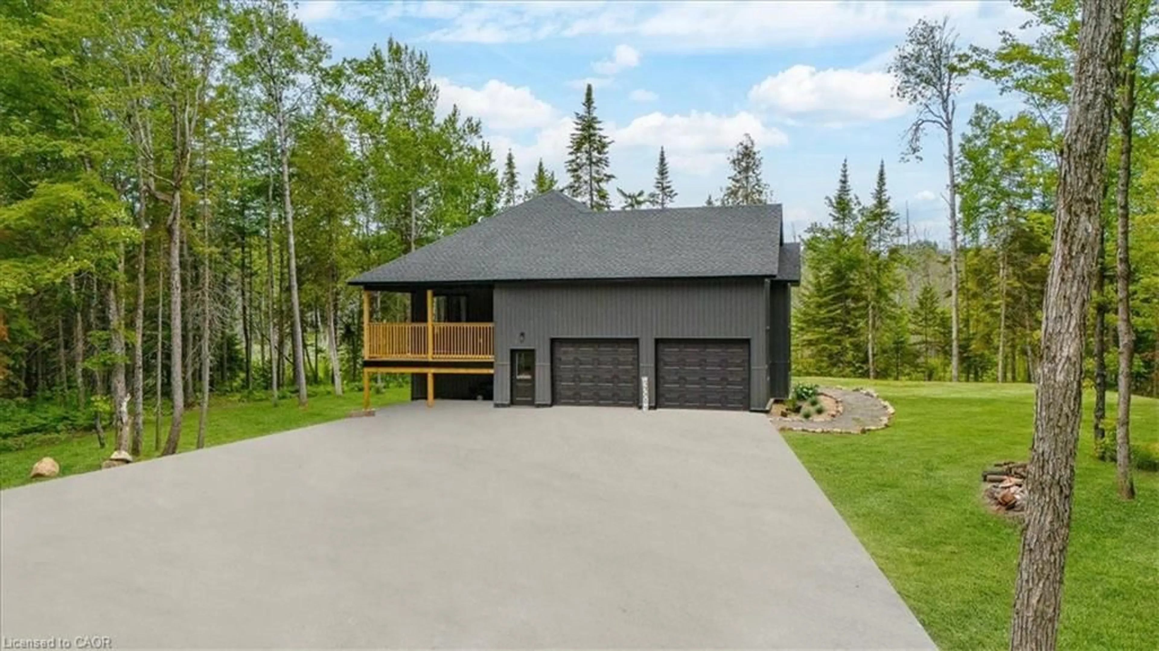 Indoor garage for 12407 County Rd 503, Tory Hill Ontario K0L 2Y0