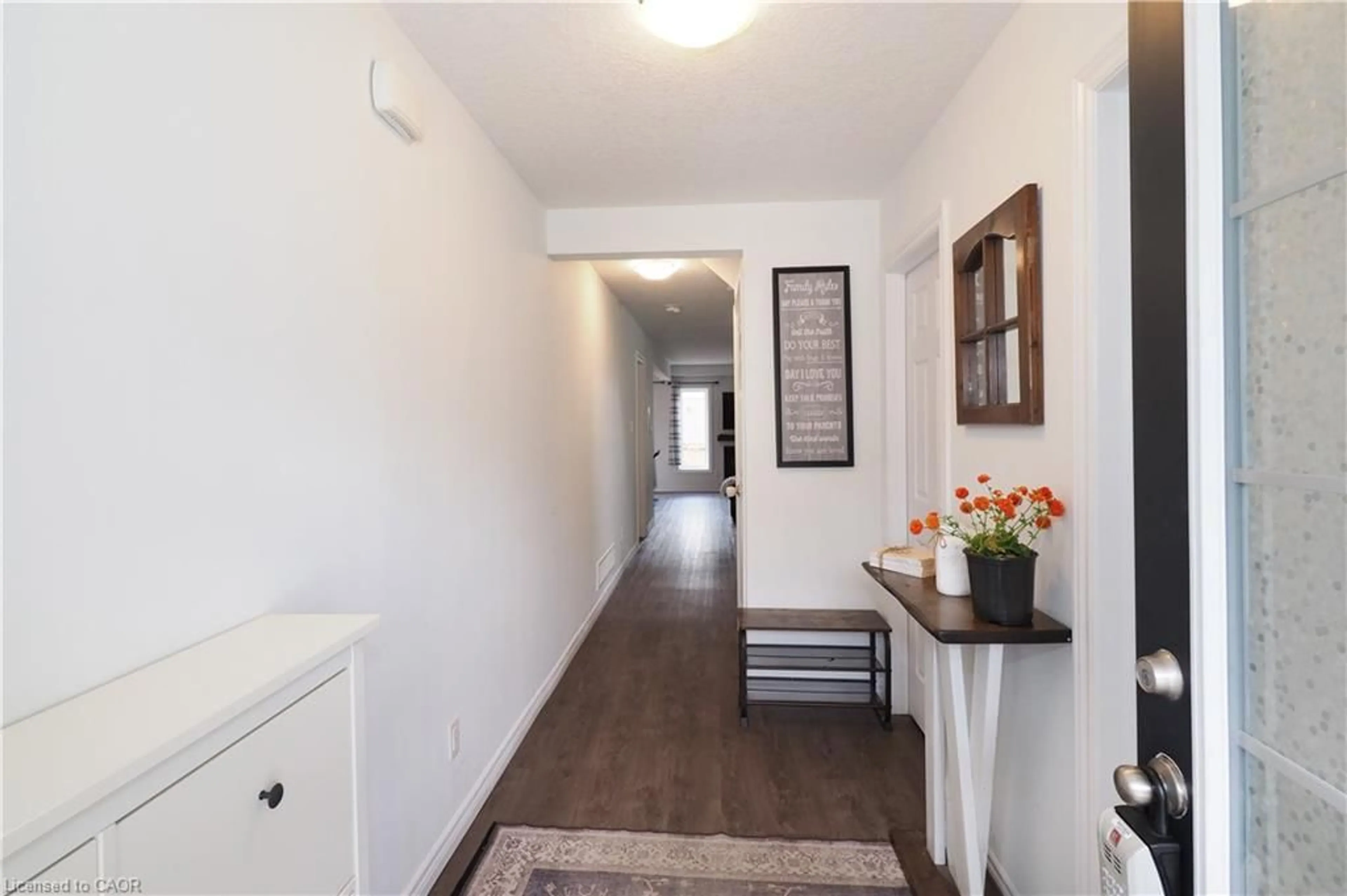 Indoor entryway for 27 Gleason Cres, Kitchener Ontario N2M 0B7