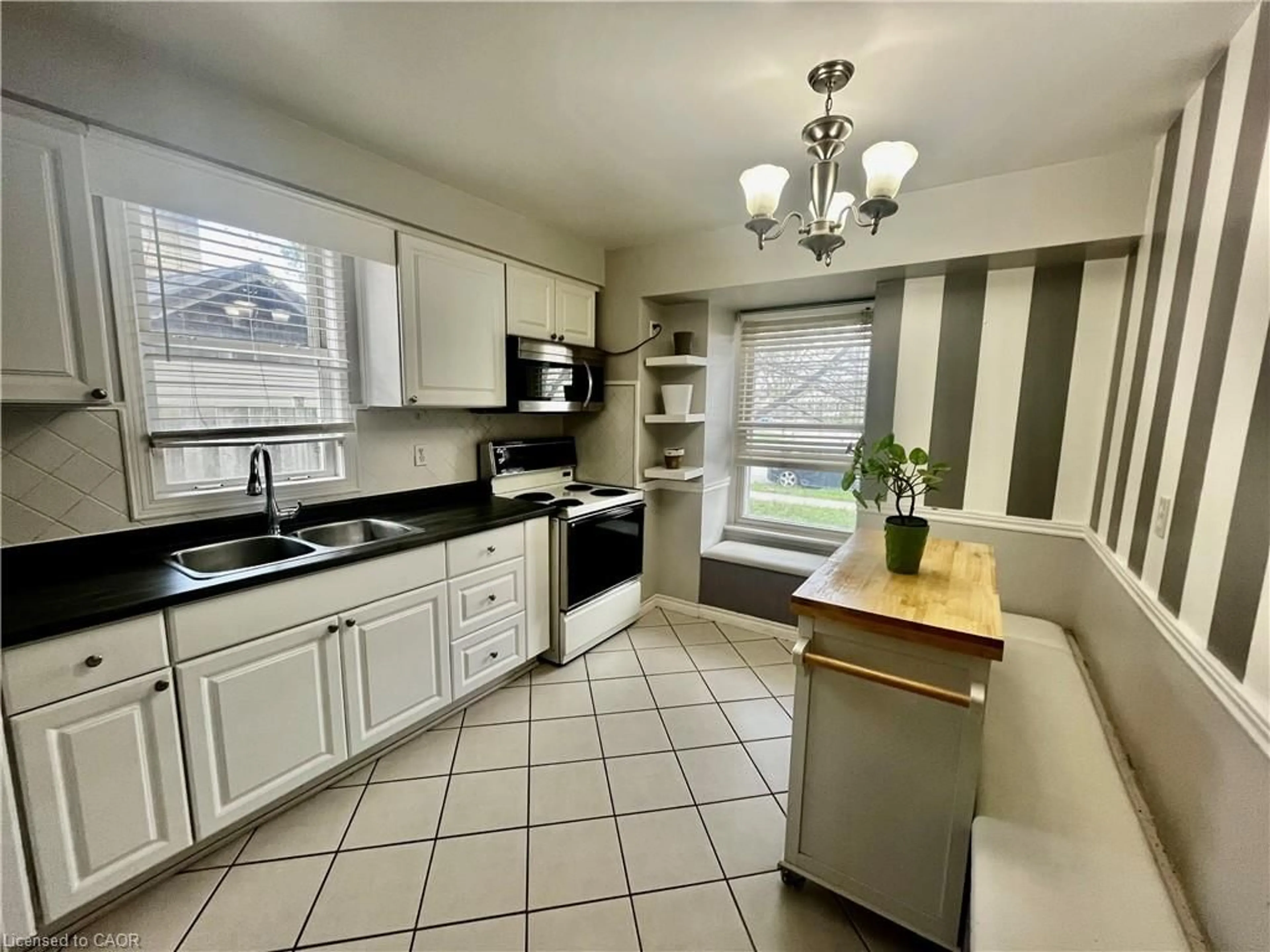 Standard kitchen, ceramic/tile floor for 58 Enfield Cres, Brantford Ontario N3P 1B2