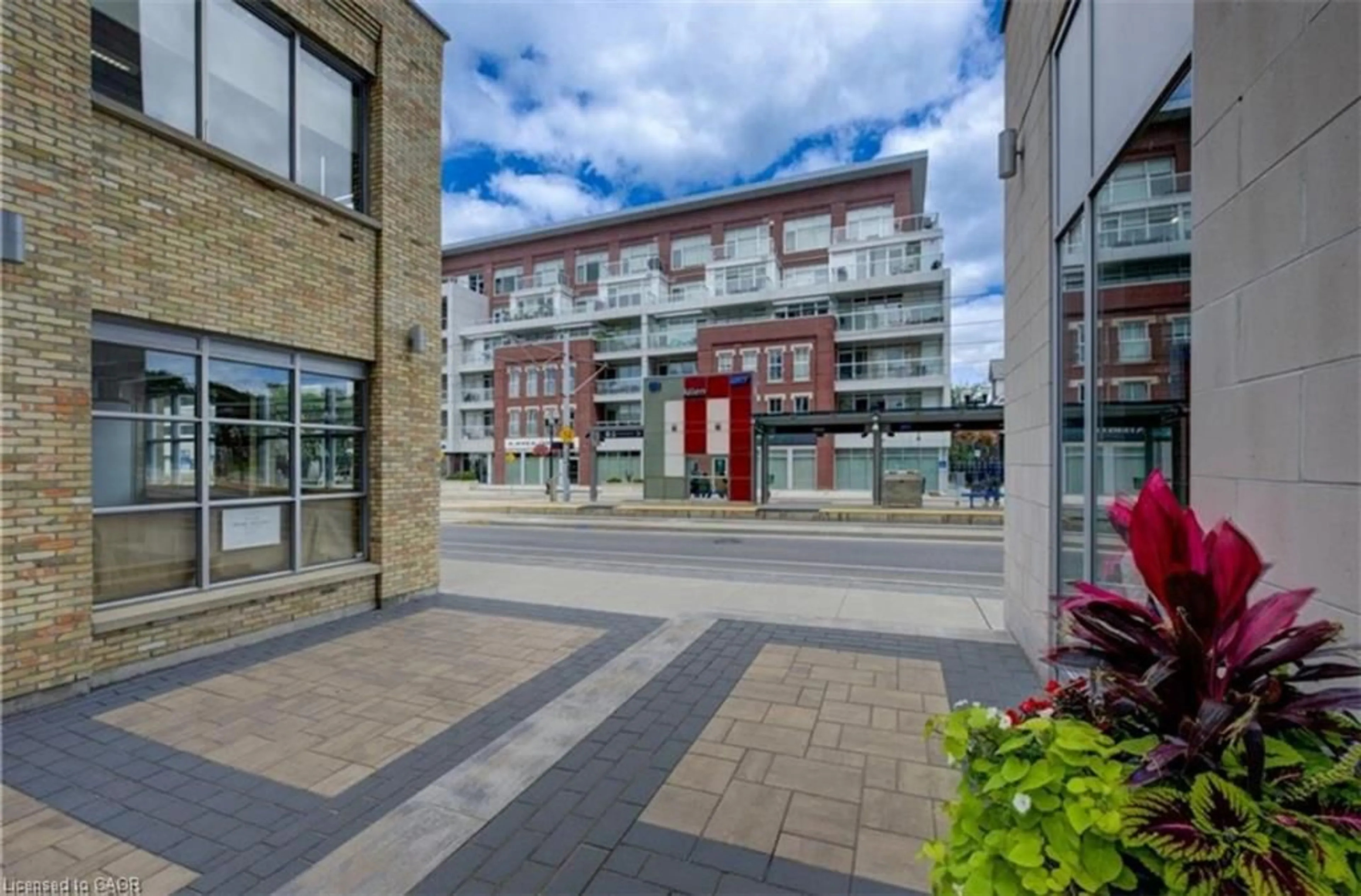 Patio, building for 191 King St #213, Waterloo Ontario N2J 1R1