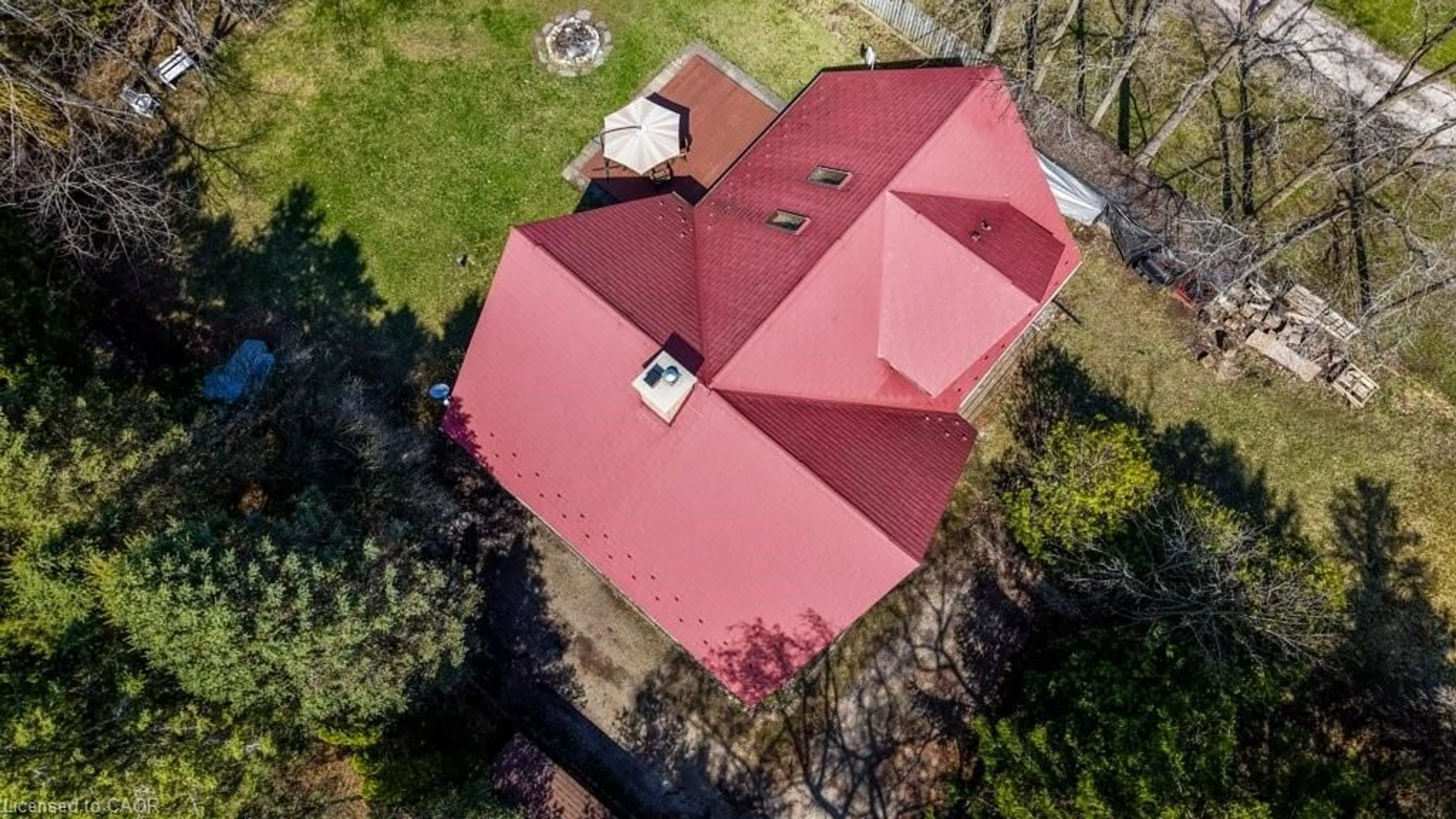 A pic from outside/outdoor area/front of a property/back of a property/a pic from drone, building for 1346 Wrigley Rd, Ayr Ontario N0B 1E0