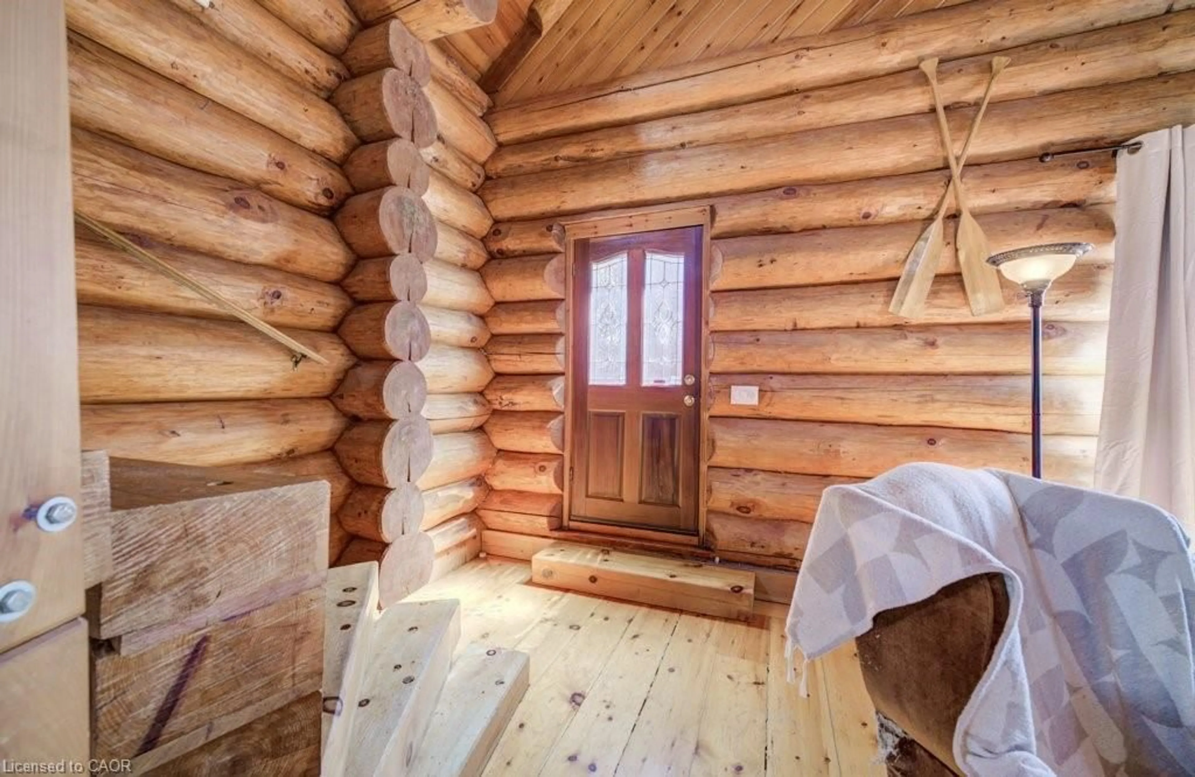 Indoor foyer for 1346 Wrigley Rd, Ayr Ontario N0B 1E0