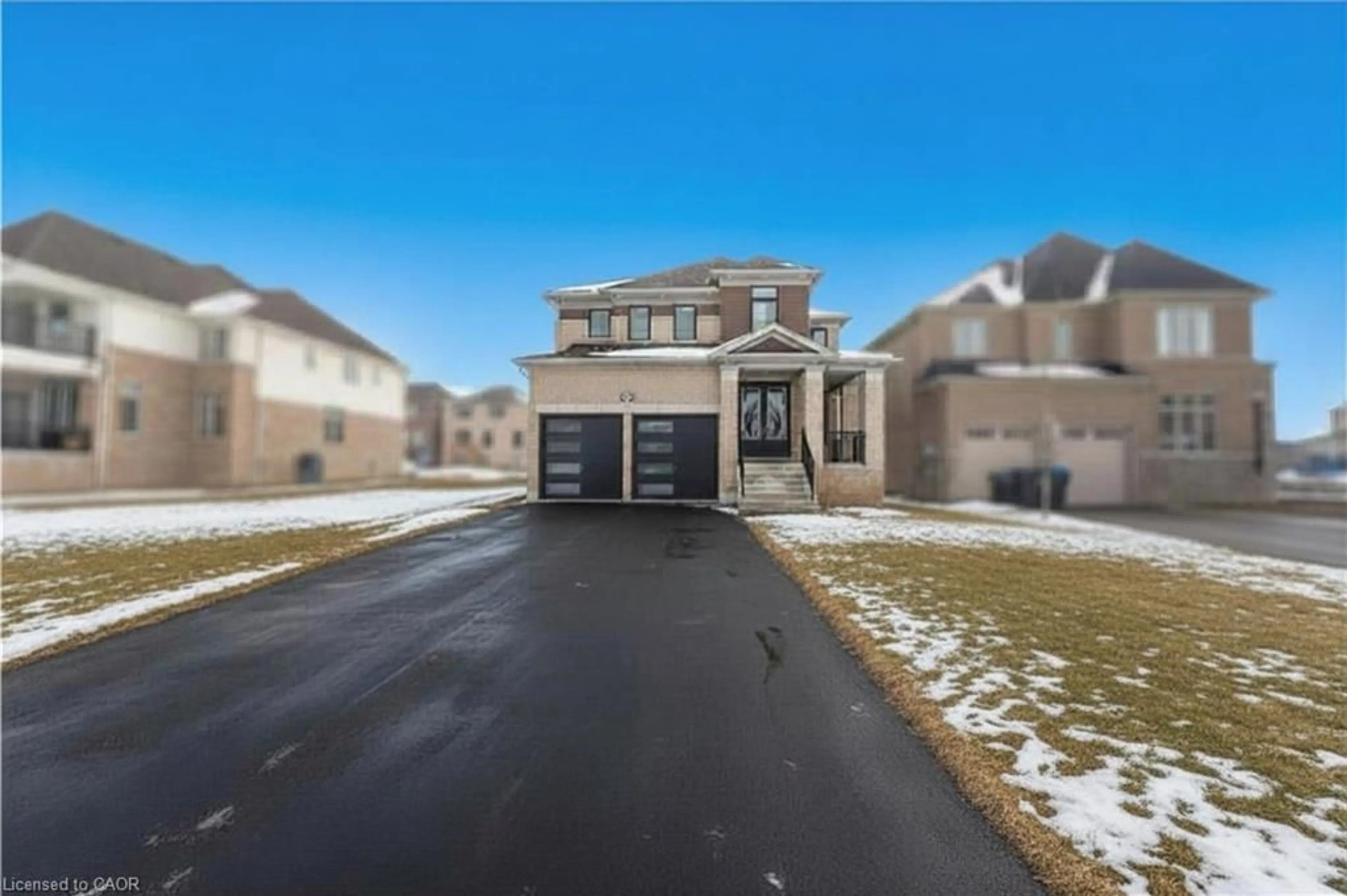 A pic from outside/outdoor area/front of a property/back of a property/a pic from drone, street for 112 Bluebird Blvd, Adjala-Tosorontio Ontario L0G 1W0